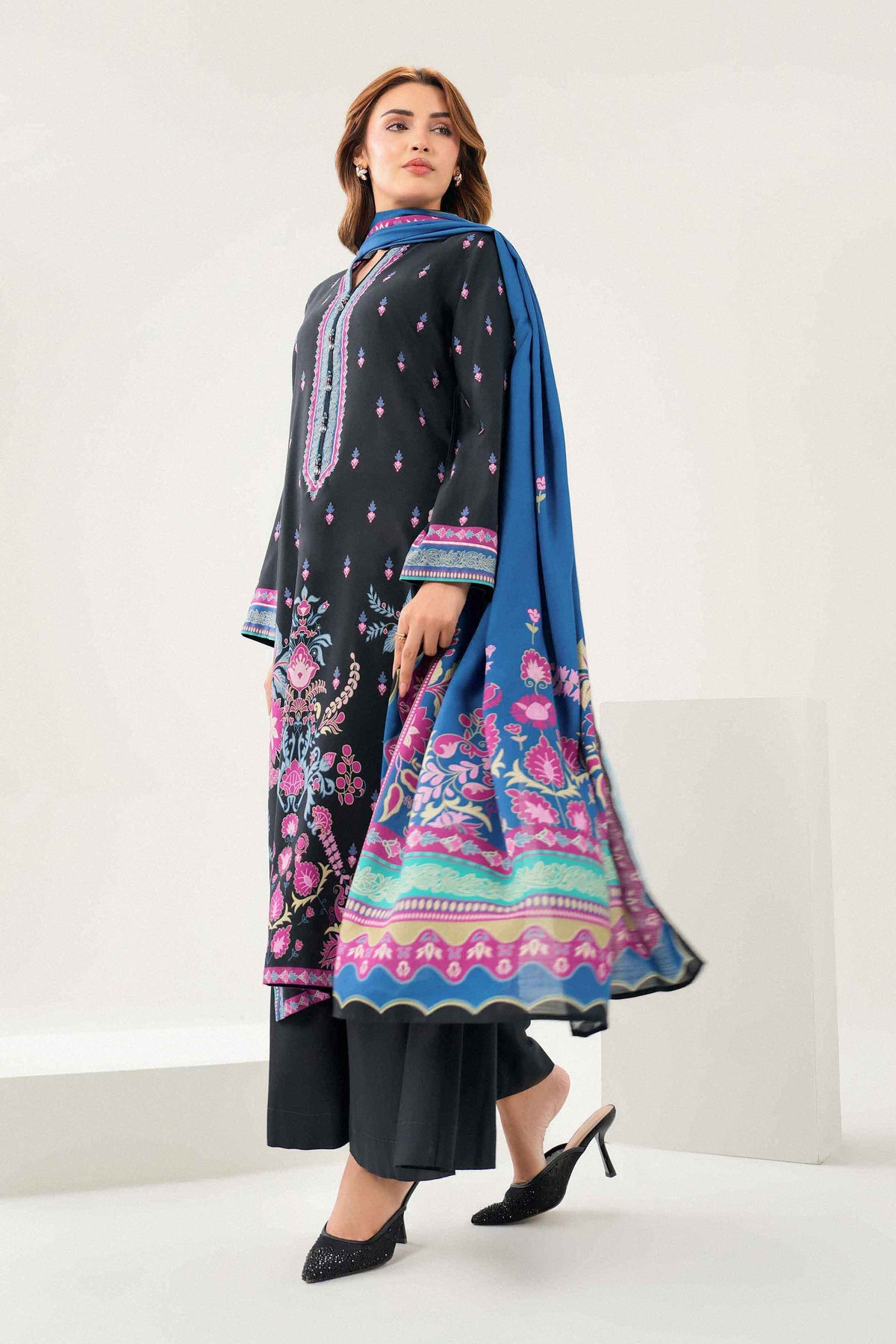 Black 3-Piece Printed Suit in Linen ready-to-wear