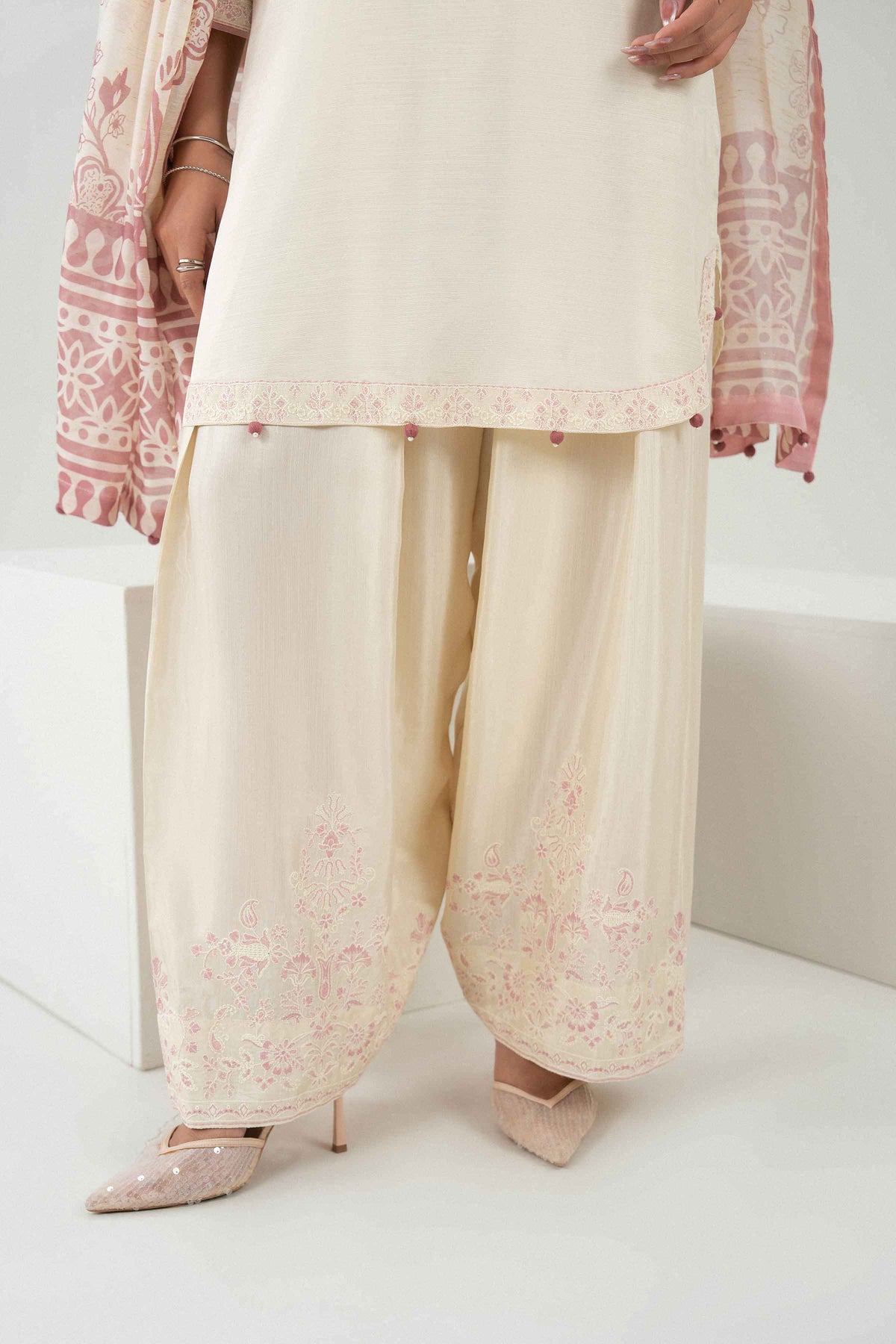 Off White 3-Piece Printed Embroidered Suit in Silk ready-to-wear