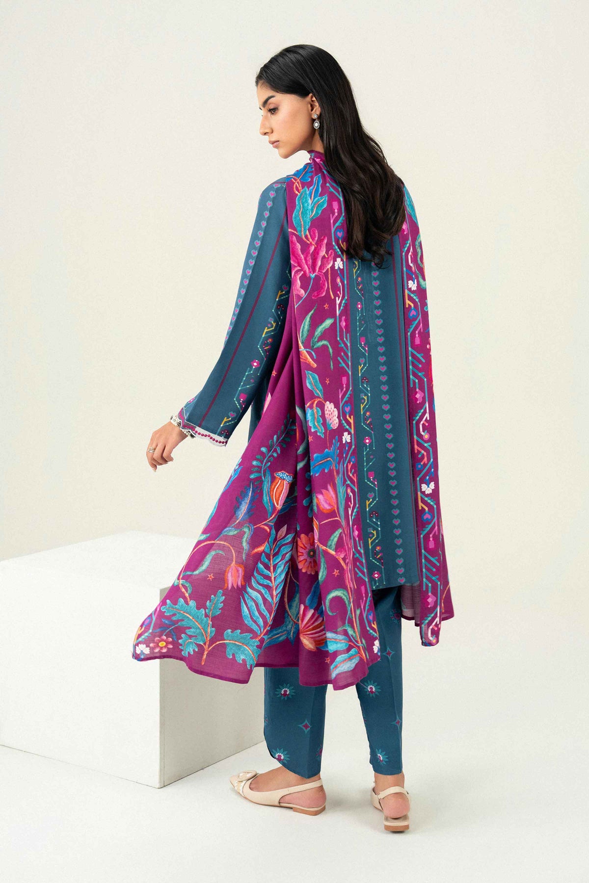 Blue 3-Piece Printed Embroidered Suit in Linen ready-to-wear