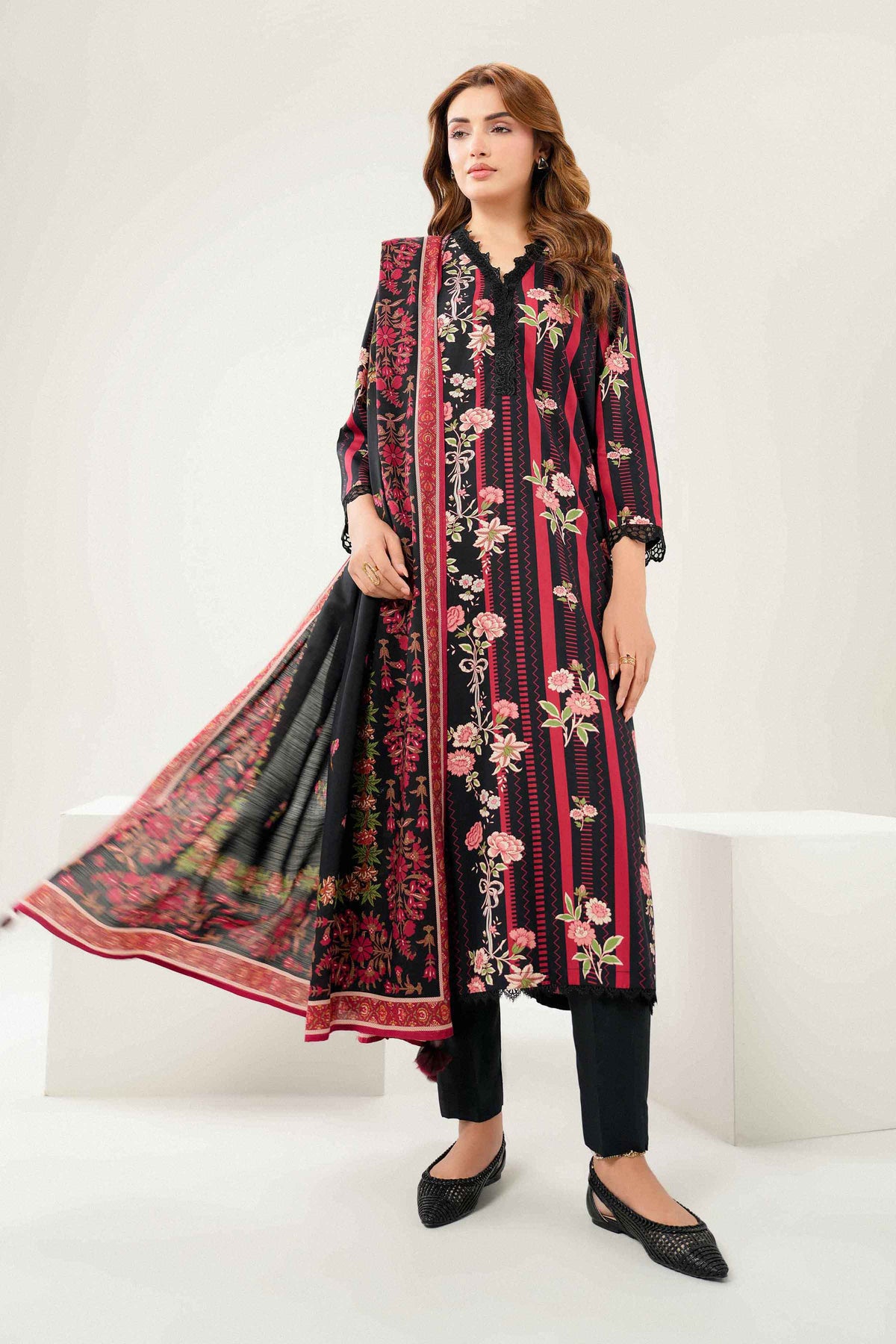 Black 3-Piece Printed Embroidered Suit in Linen ready-to-wear
