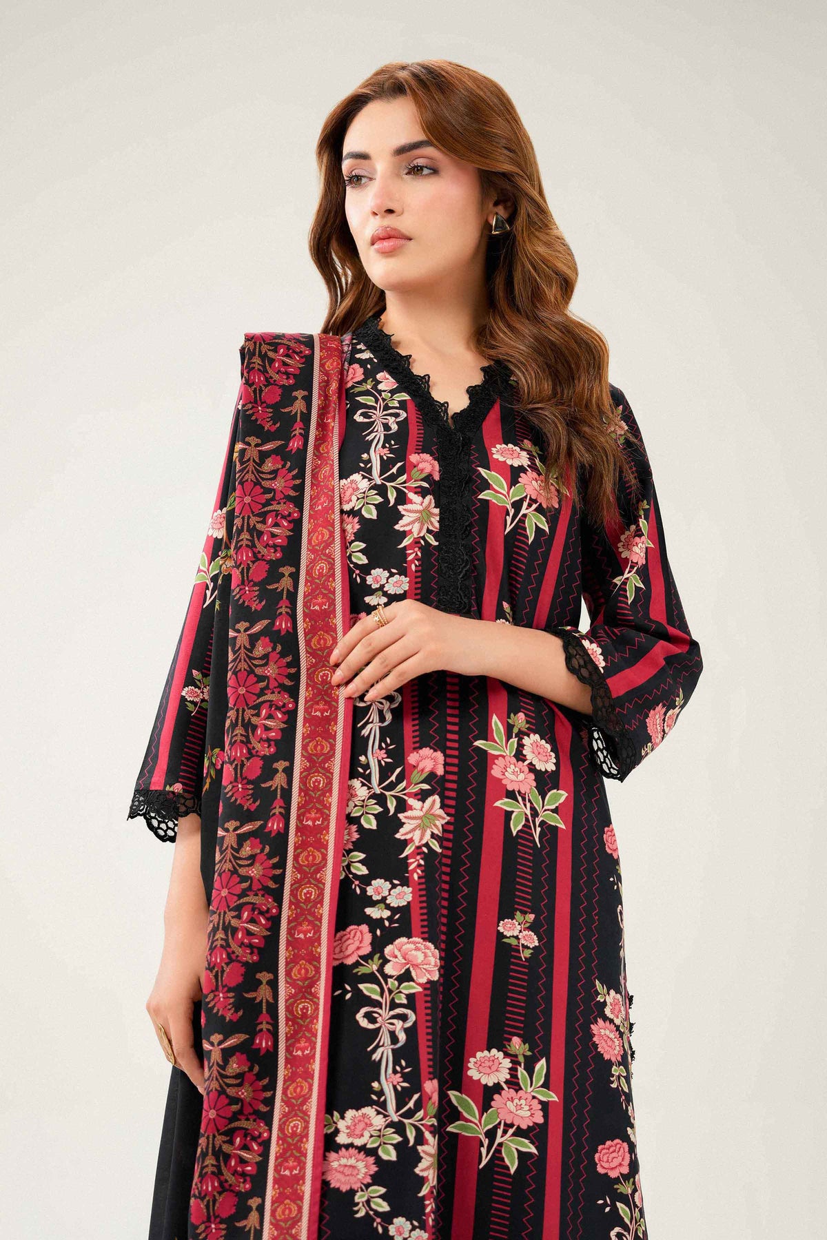 Black 3-Piece Printed Embroidered Suit in Linen ready-to-wear