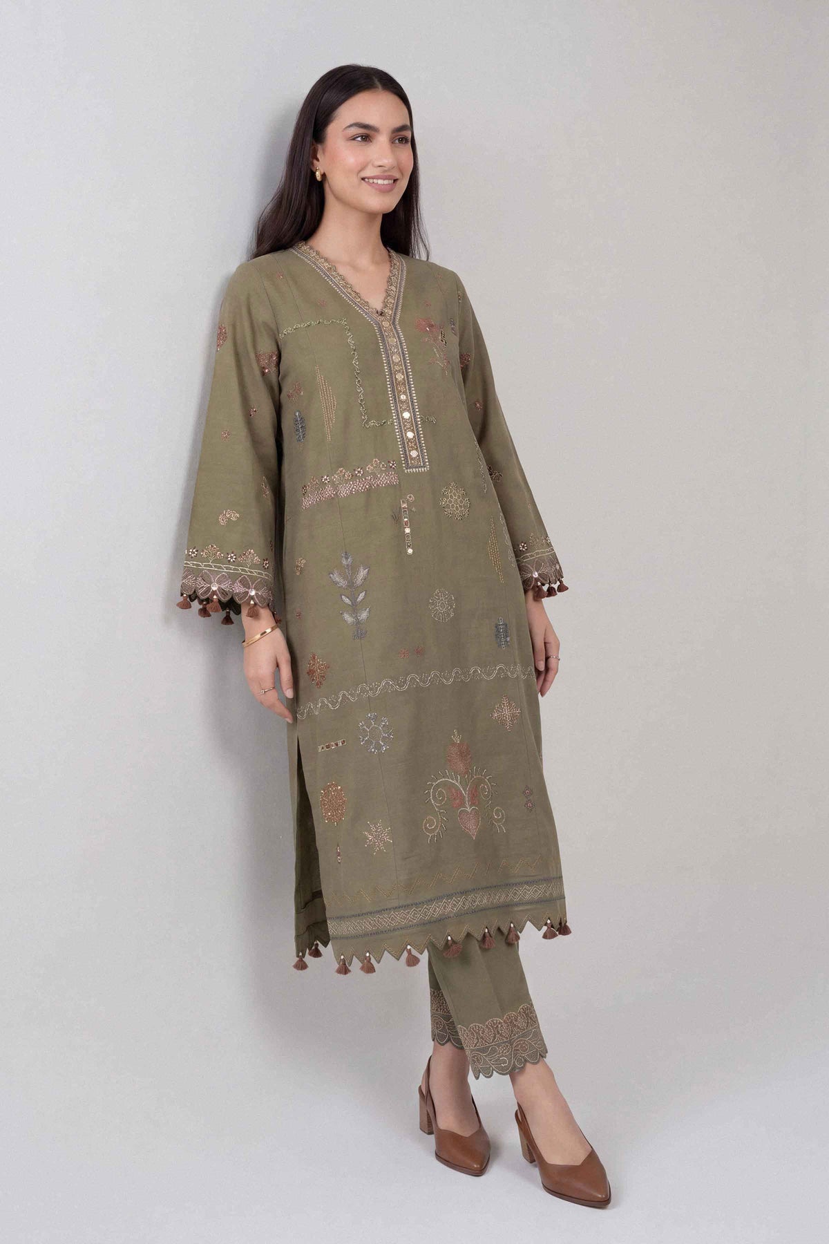 Green 2-Piece Embroidered Suit in Cotton unstitched