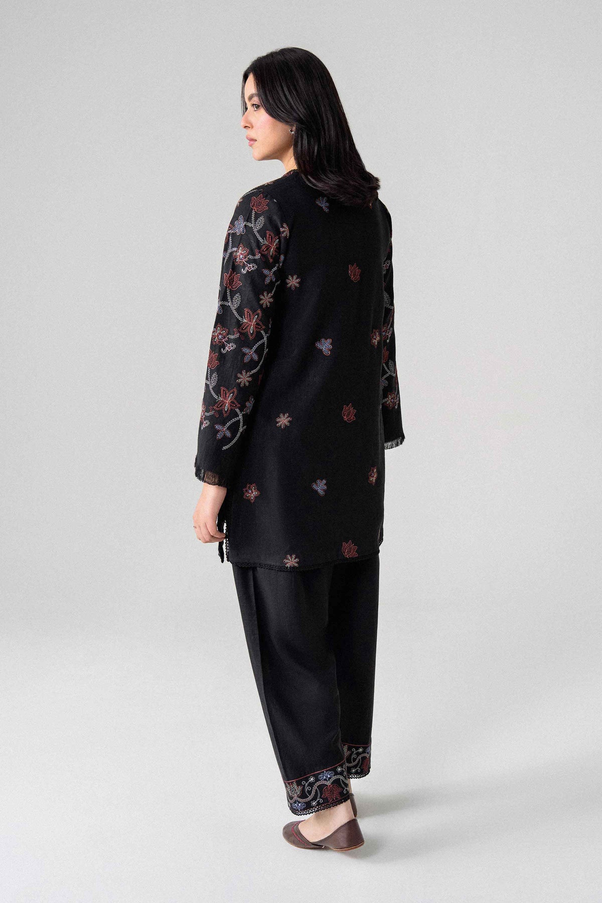 Black 2-Piece Embroidered Suit in Viscose Zari unstitched