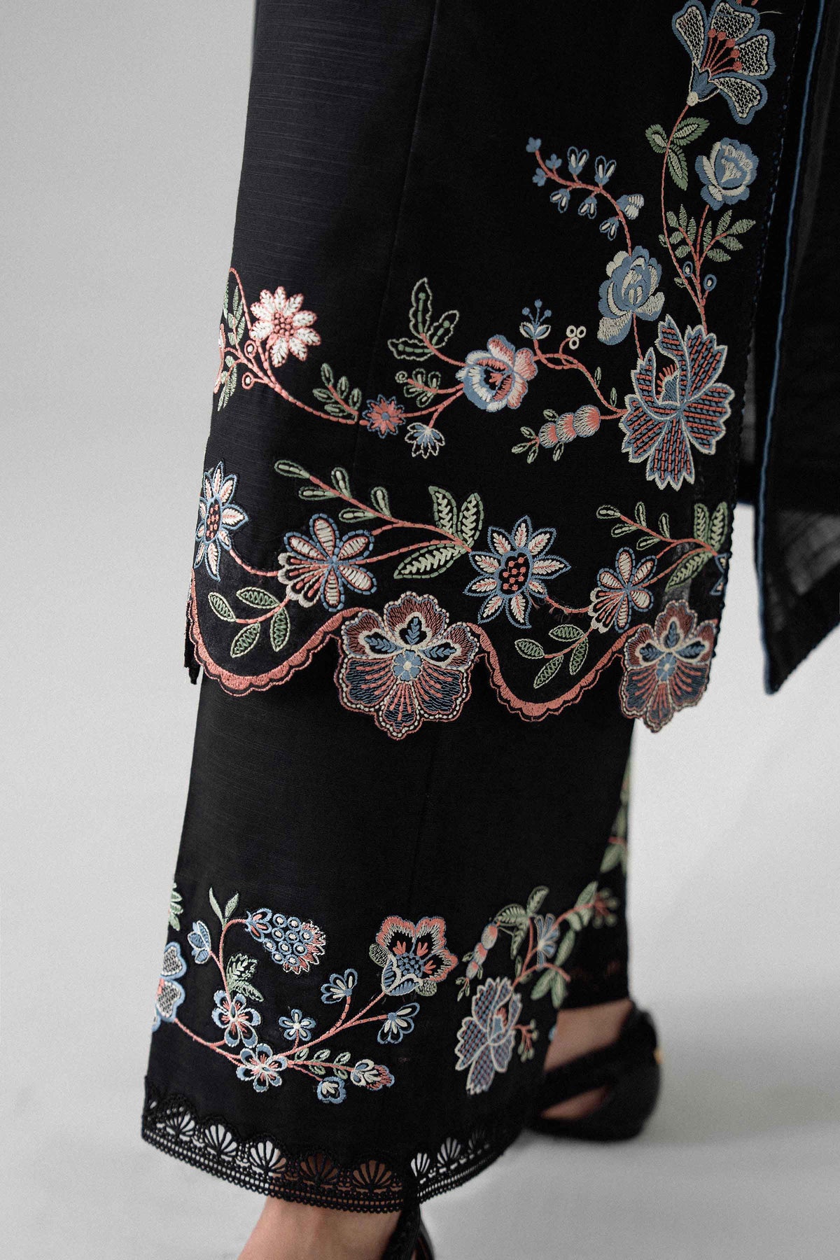 3 Piece - Digital Printed Embroidered Suit - U3PE-NISHA26WV1-231