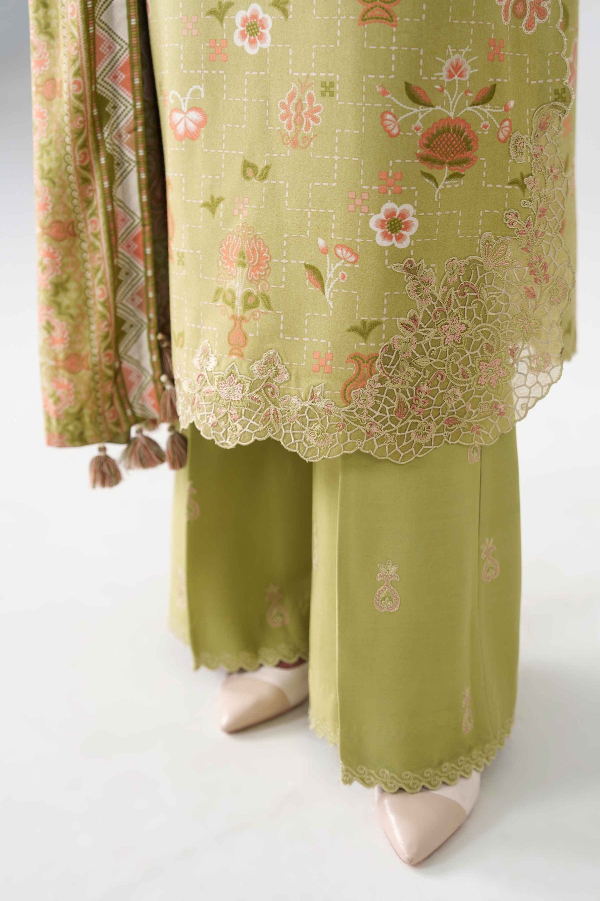 Green 3-Piece Printed Embroidered Suit in Linen unstitched