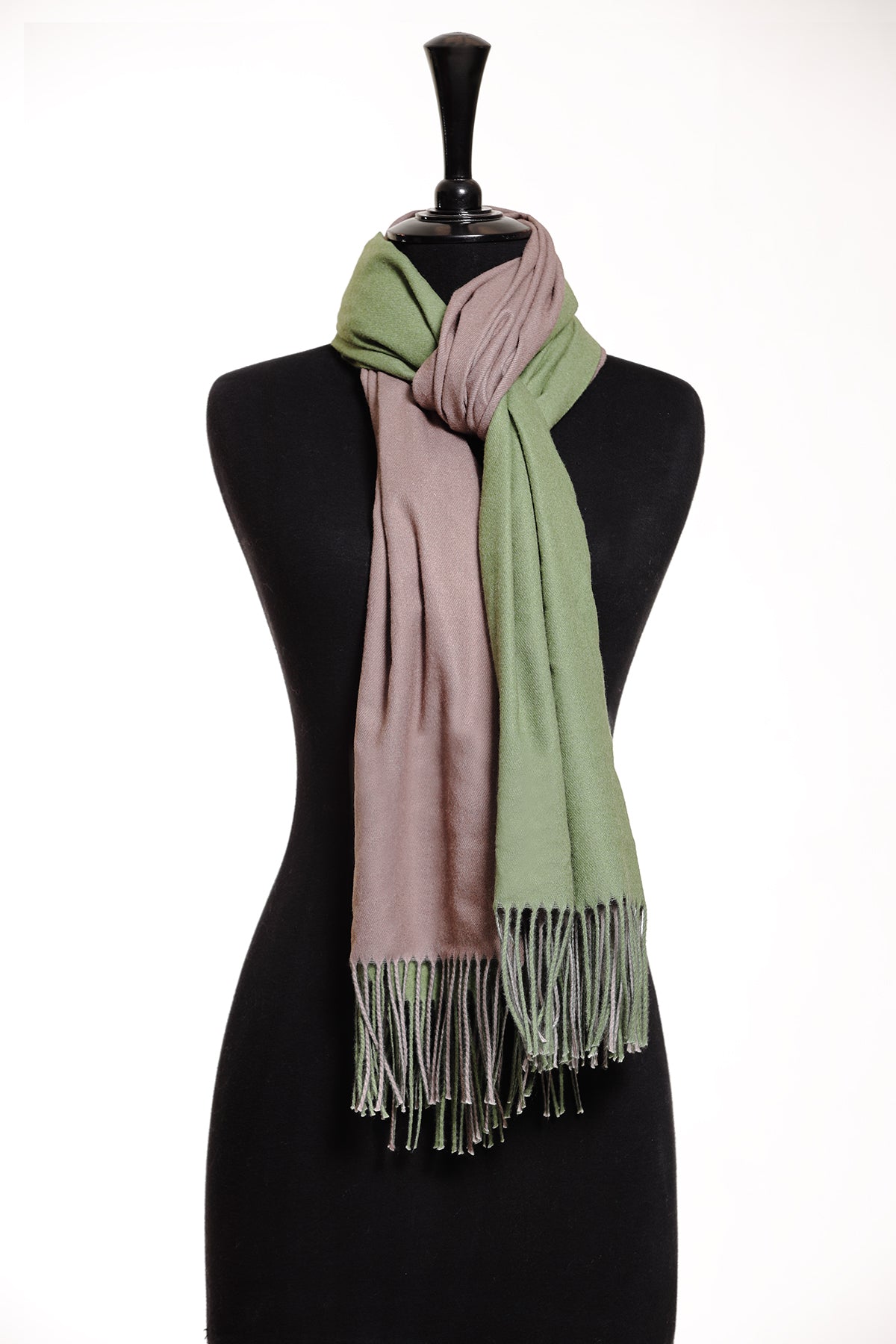 428582109-Women Shawl-W22