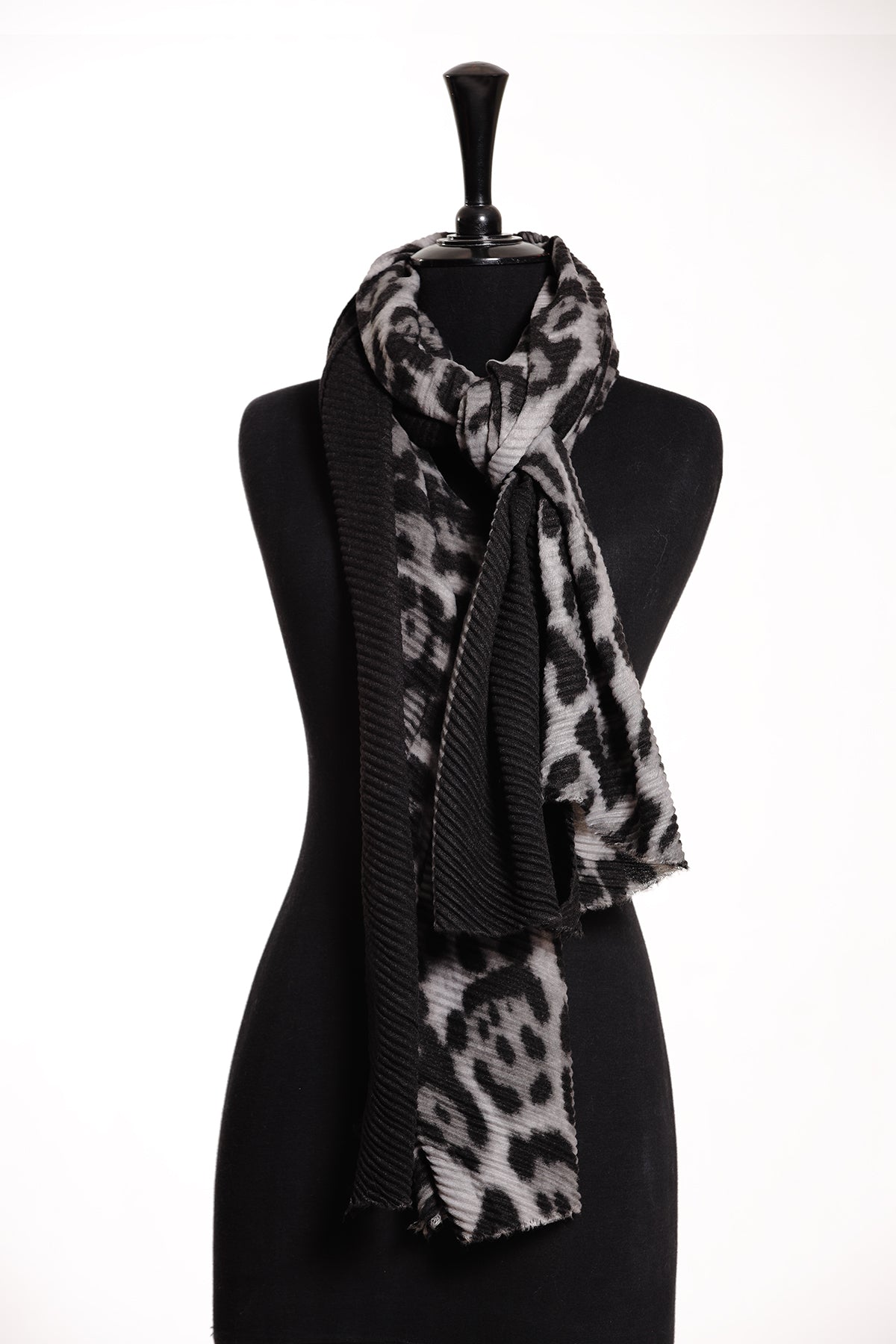 428622103-Women Shawl-W22