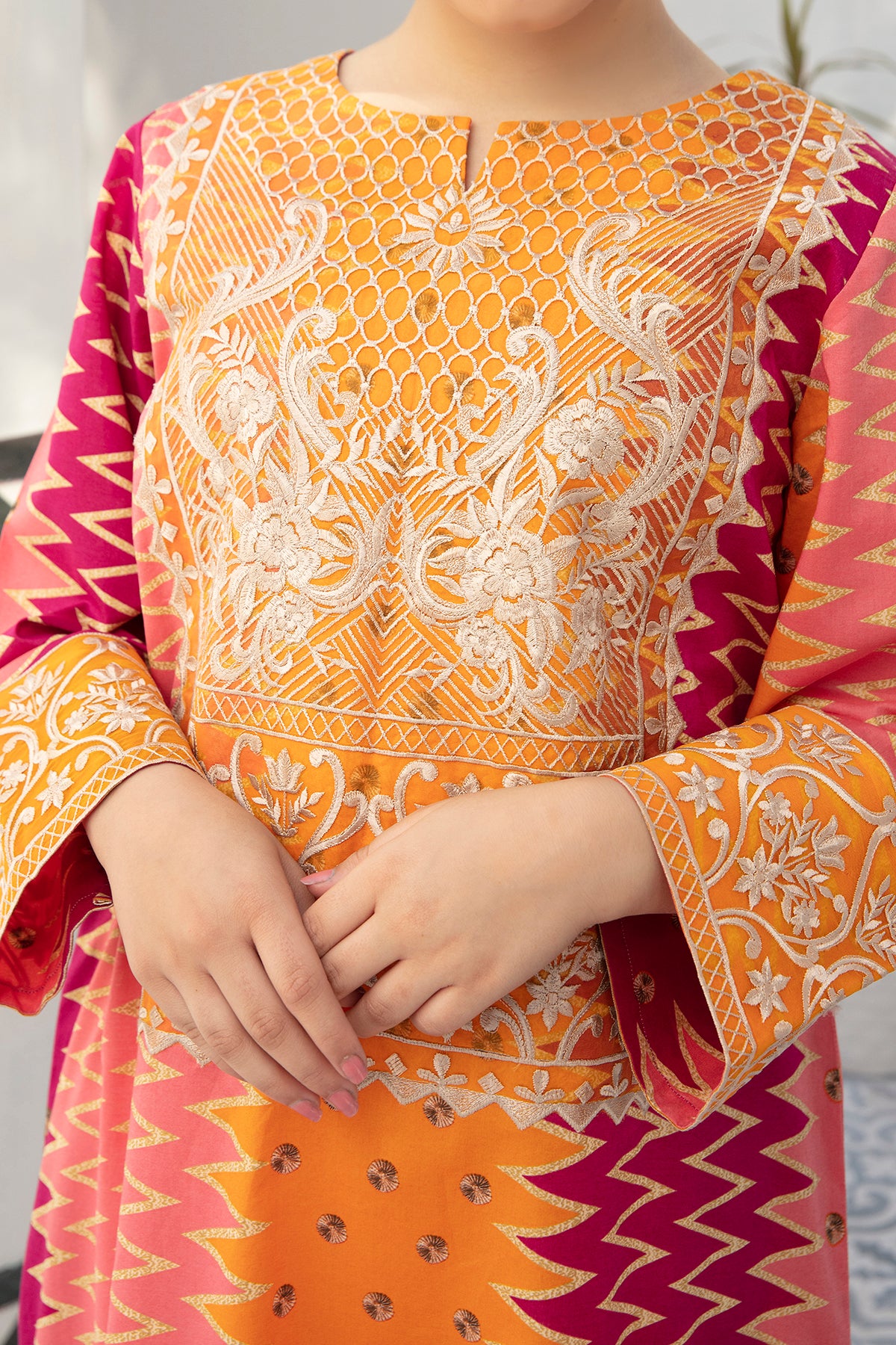 DE21-05-Embroidered Regular Silhouette Stitched Fustaan-1PC