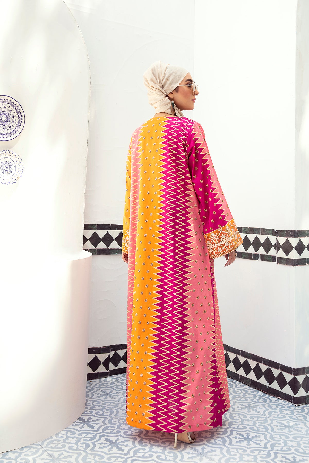 DE21-06-Regular Silhouette Stitched Fustaan-1PC