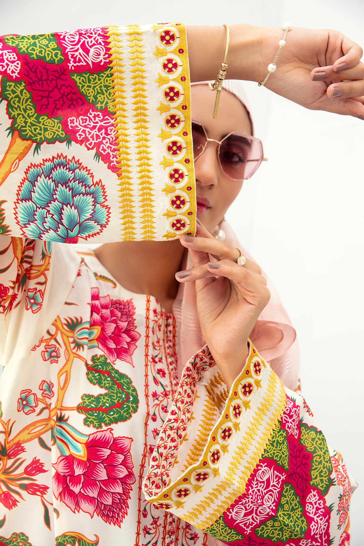DE21-07-Embroidery Detailing Basic stitched Fustaan-1PC