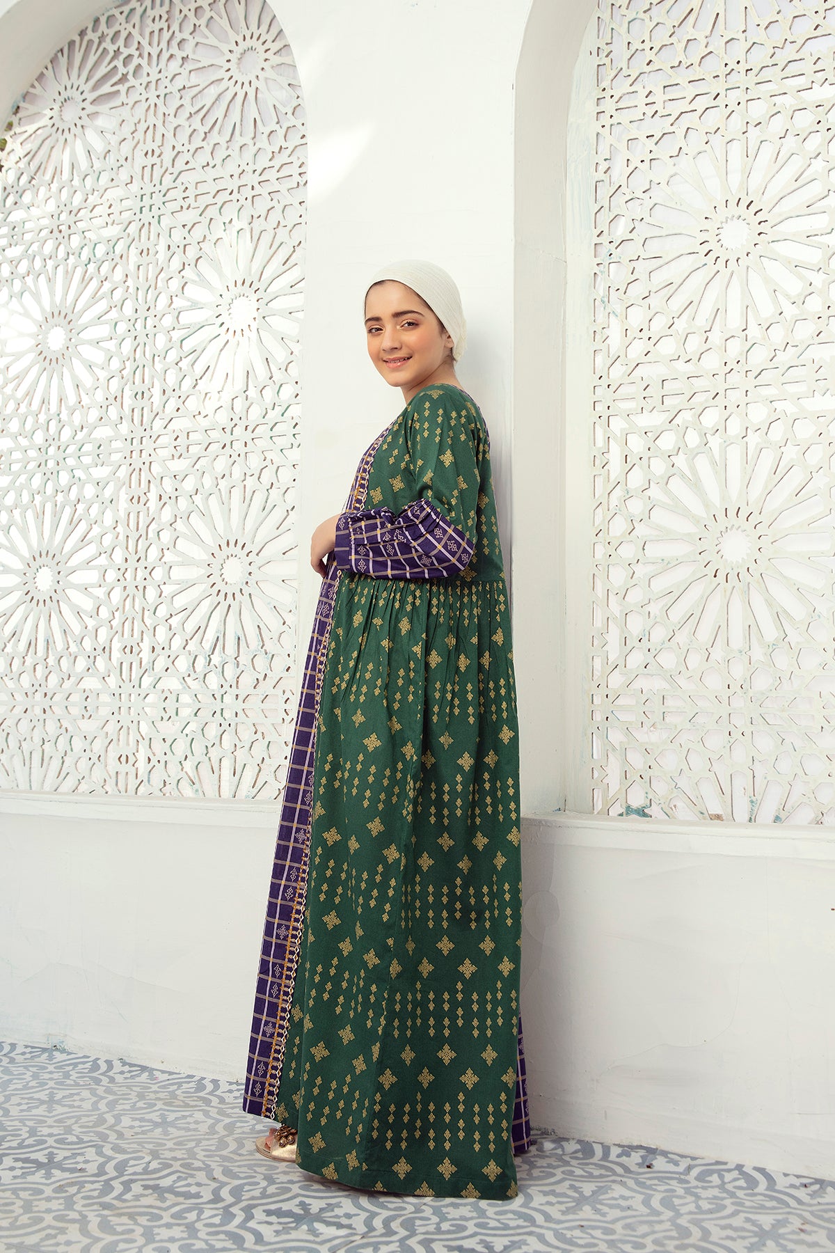 DE21-08-Embroidered with Gathered Sleeves Kids Fustaan-1PC