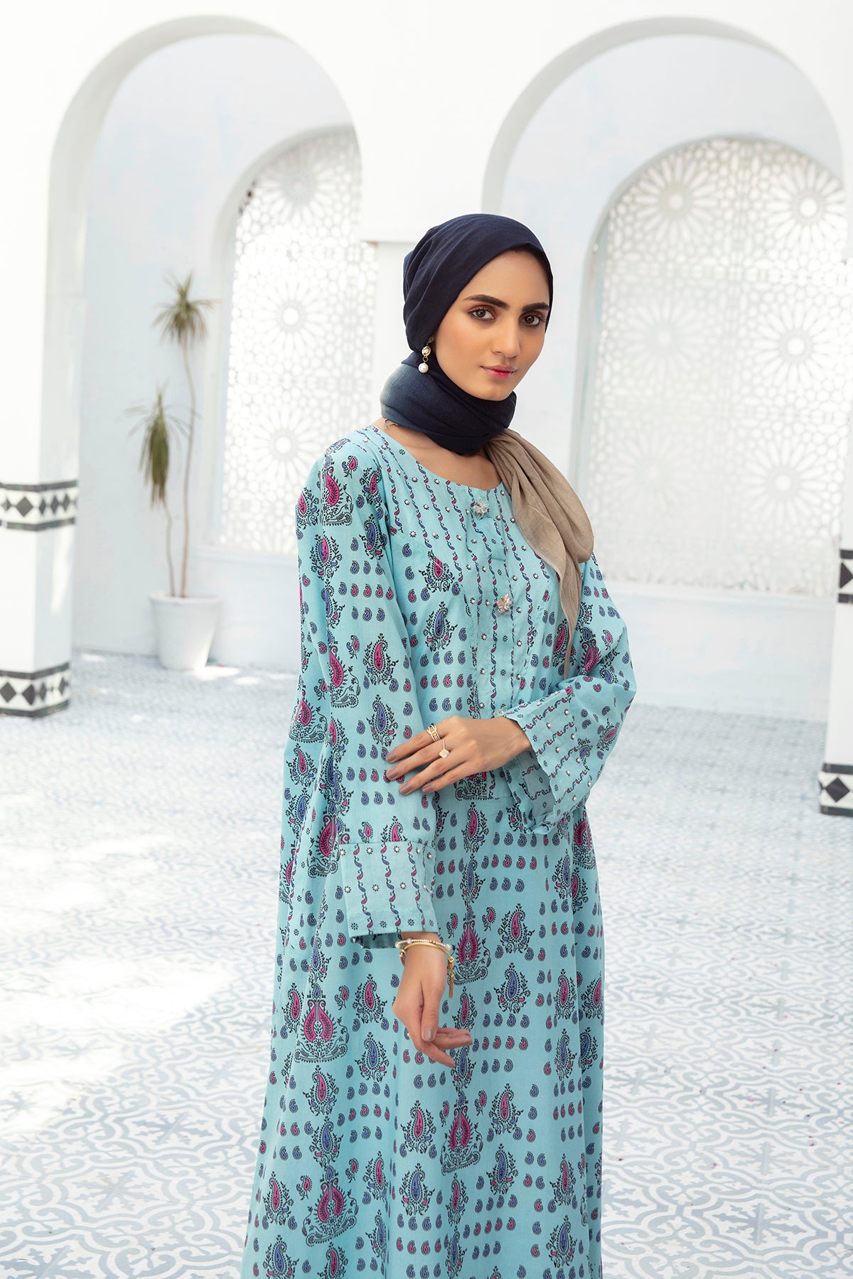 DE21-11-Mix & Match Pearl Detailing Stitched Fustaan-1PC