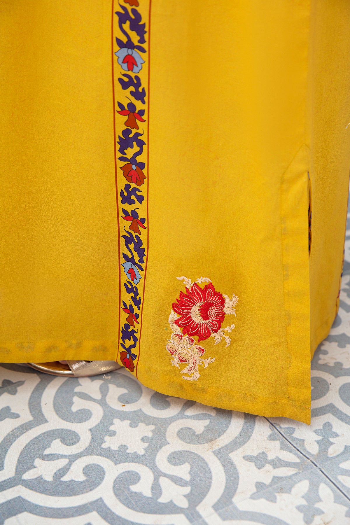 DE21-15 Embroidered Basic Stitched Fustaan-1PC