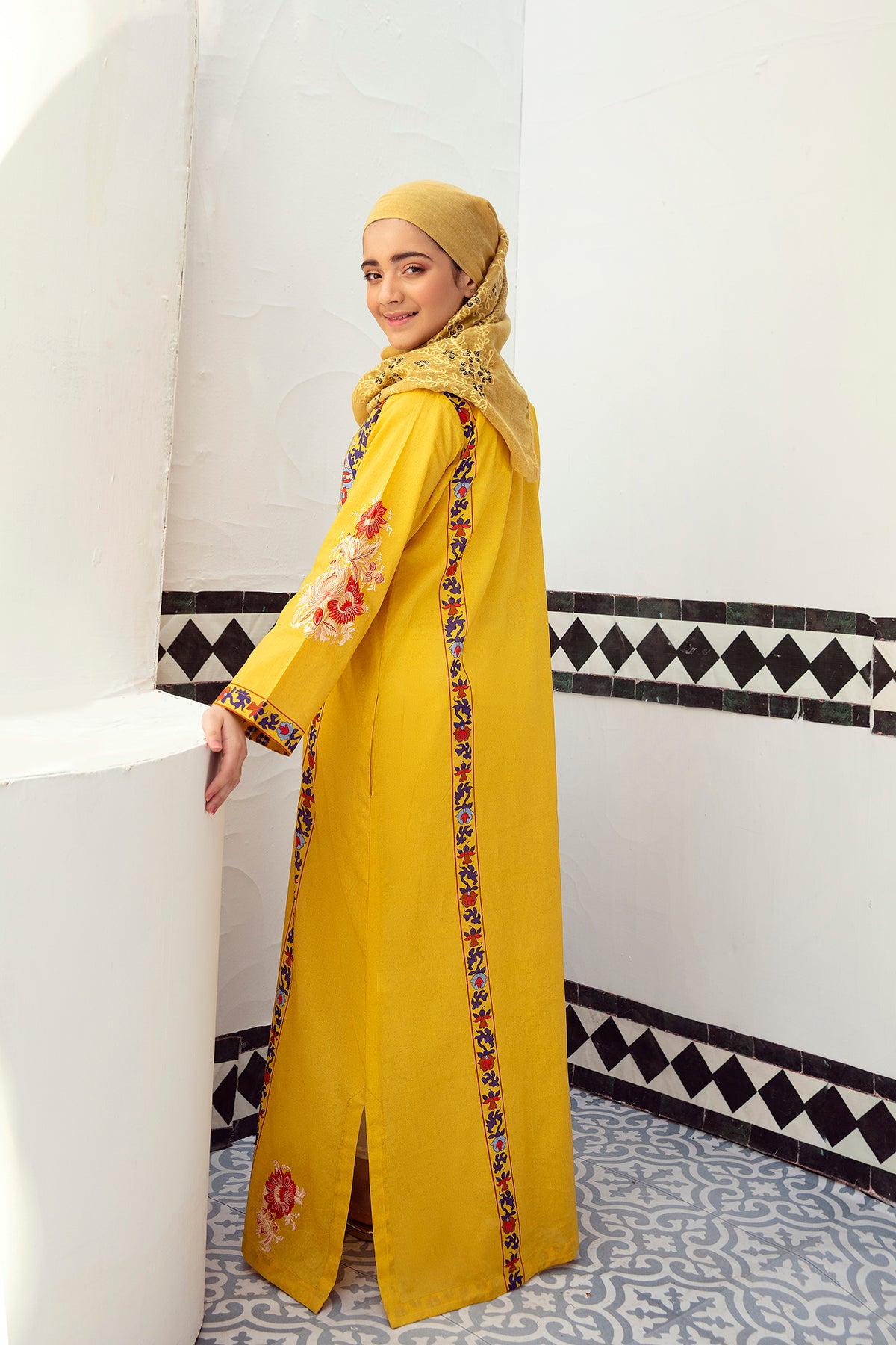 DE21-15 Embroidered Basic Stitched Fustaan-1PC