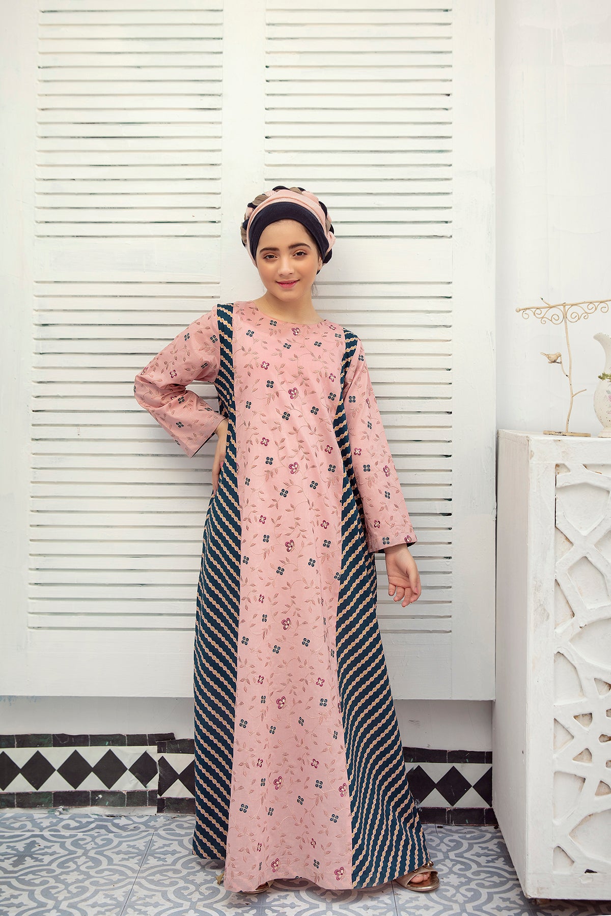 DE21-17-Mix & Match Fustaan With Embroidered Panel & Sleeves -1PC