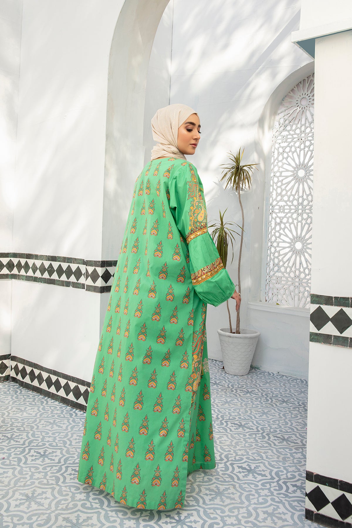 DE21-19-Embroidered Regular Silhouette Stitched Fustaan-1PC