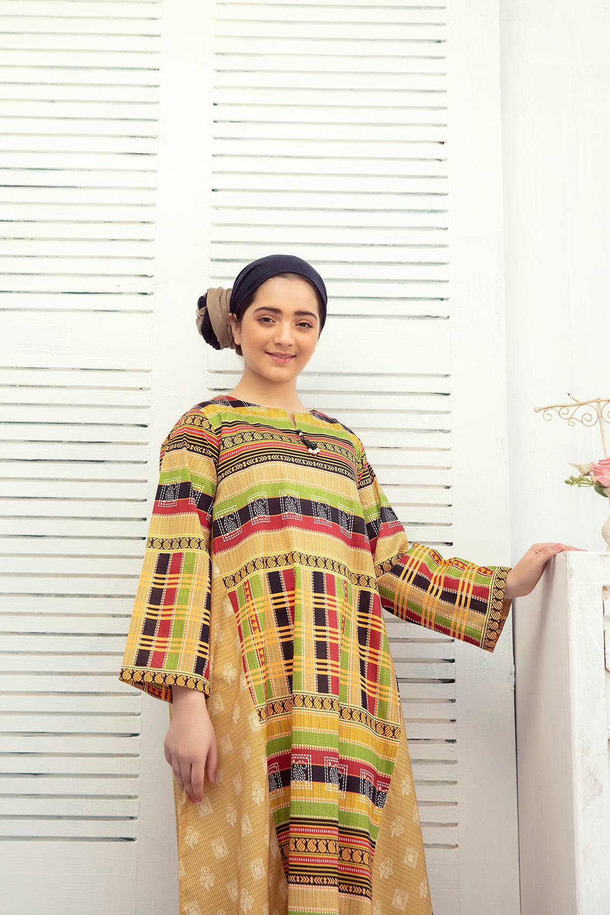 DE21-21-Twill Tape & Embroidery Detailing Stitched Fustaan-1PC