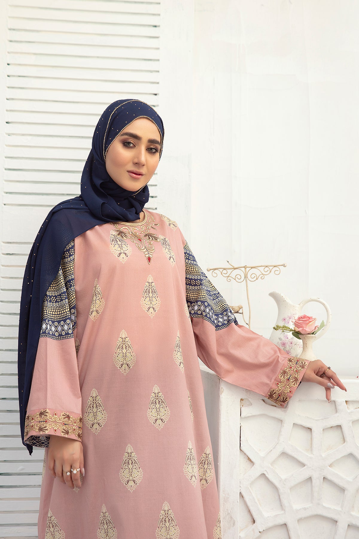 DE21-29-Embroidered Detailing Dropped Shoulder Fustaan-1PC