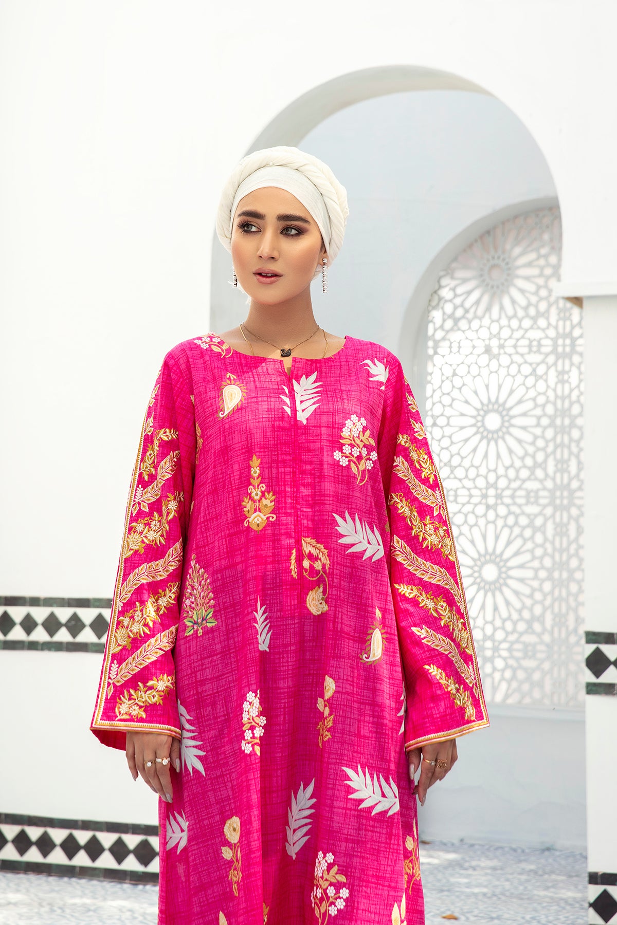 DE21-31-Embroidered Regular Stitched Fustaan-1PC