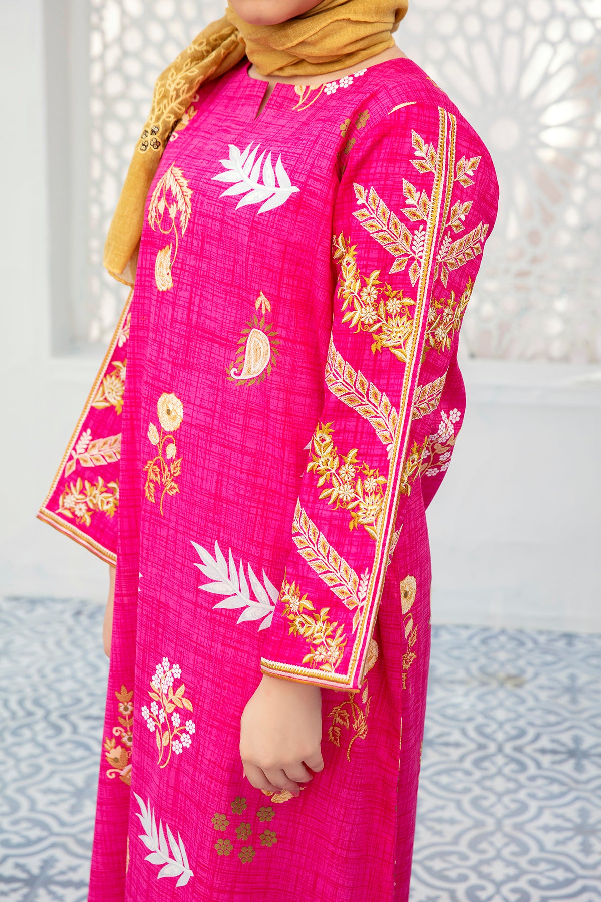 DE21-32-Regular Fustaan With Embroidered Sleeves -1PC