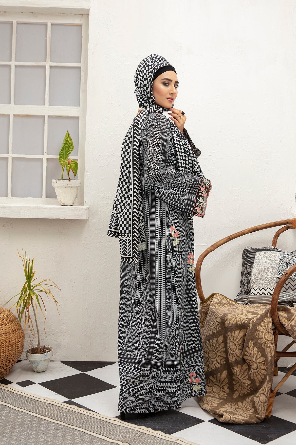 DS21-121 Embroidered Cambric Stitched Fustaan with Mask - 2PC