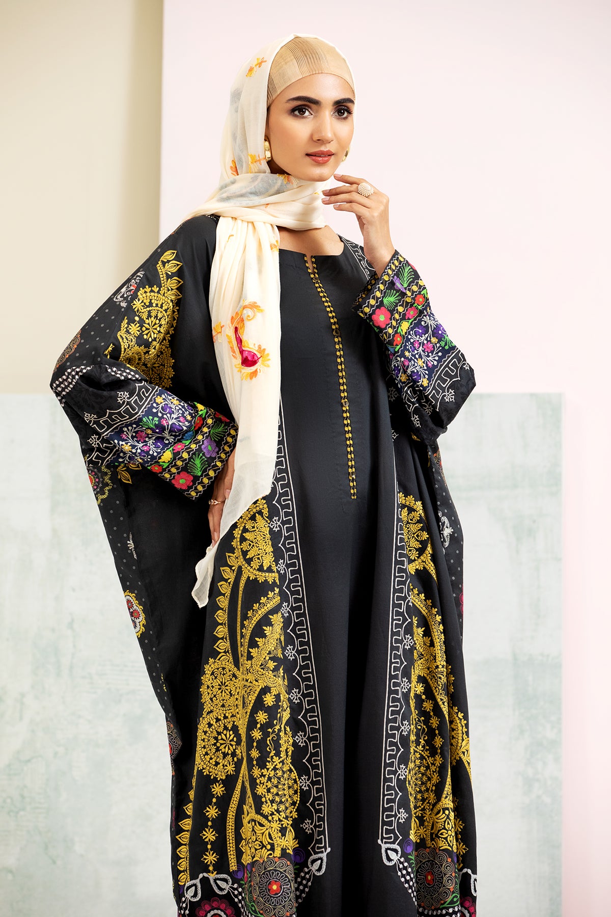 DS21-145-Embroidered Printed Lawn Fustaan