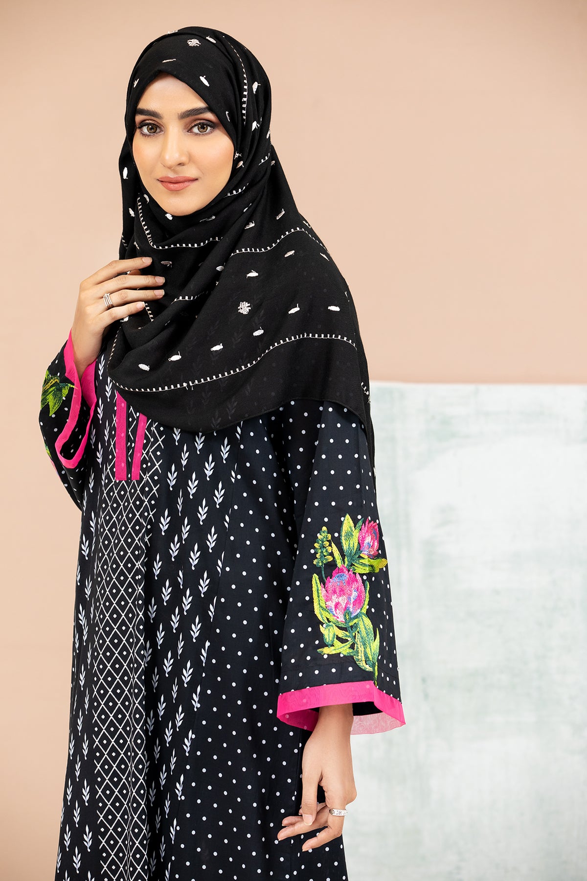 DS21-146-Embroidered Printed Lawn Fustaan