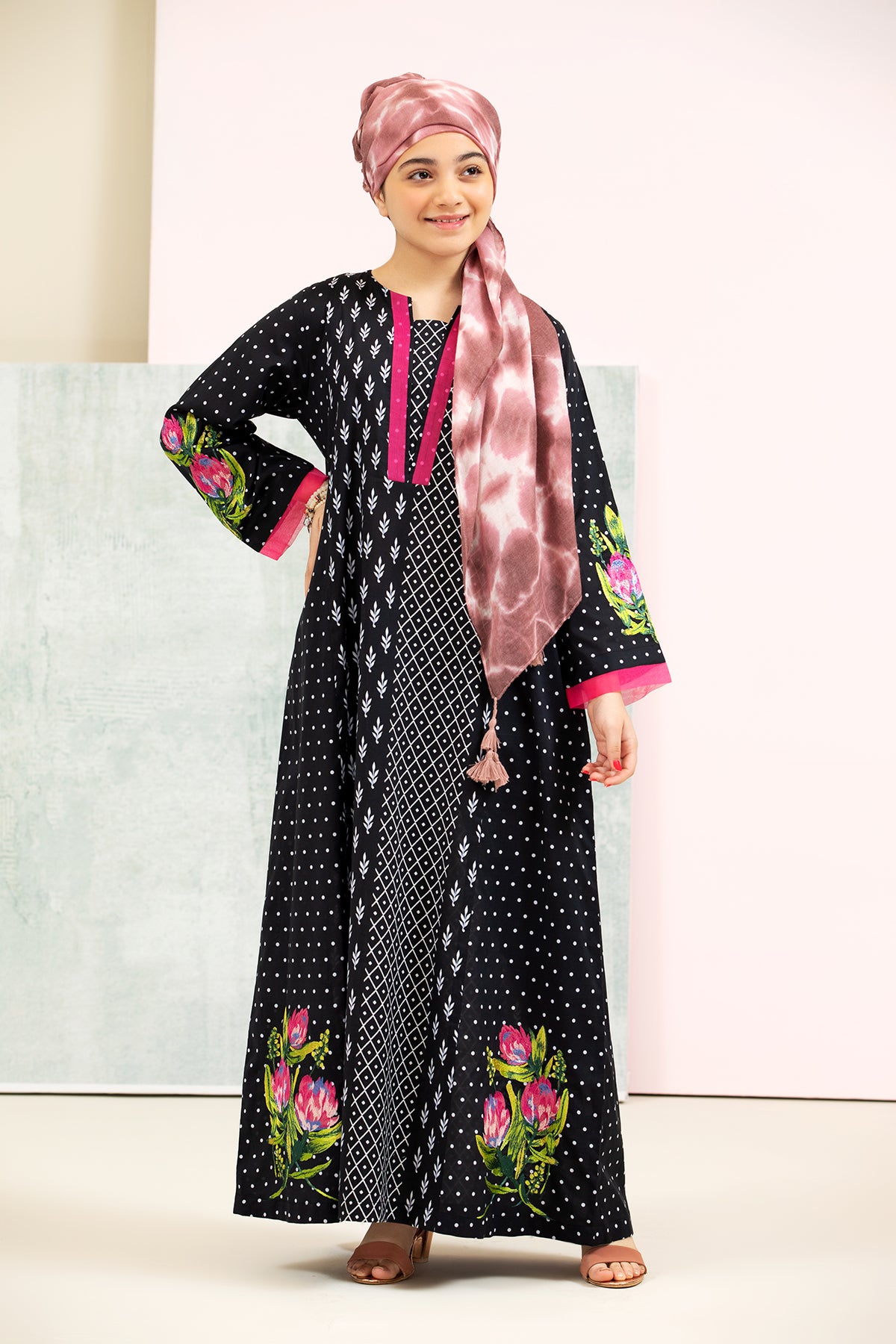DS21-147-Embroidered Printed Lawn Fustaan