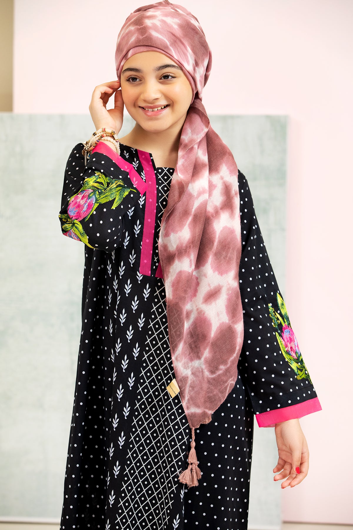 DS21-147-Embroidered Printed Lawn Fustaan