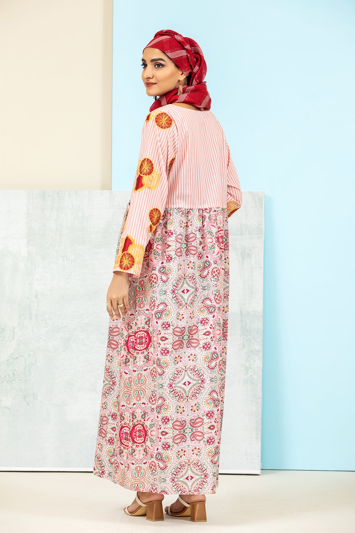 DS21-149- Embroidered Printed Lawn Fustaan