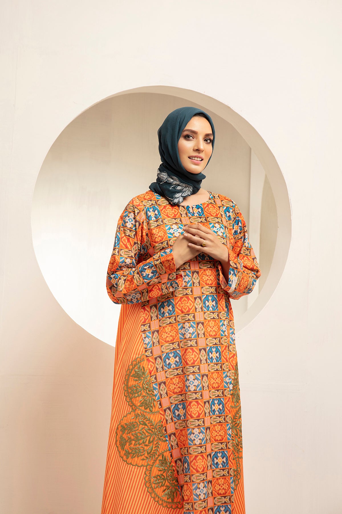 DS21-24-Digital Cambric Stitched Fustaan-1PC