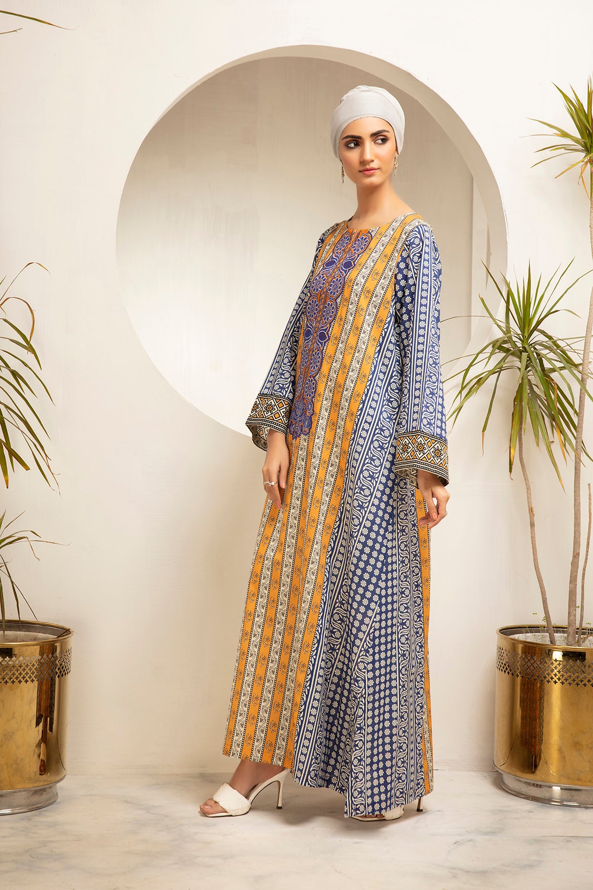 DS21-45-Digital Cambric Embroidered Stitched Fustaan With Mask-1PC