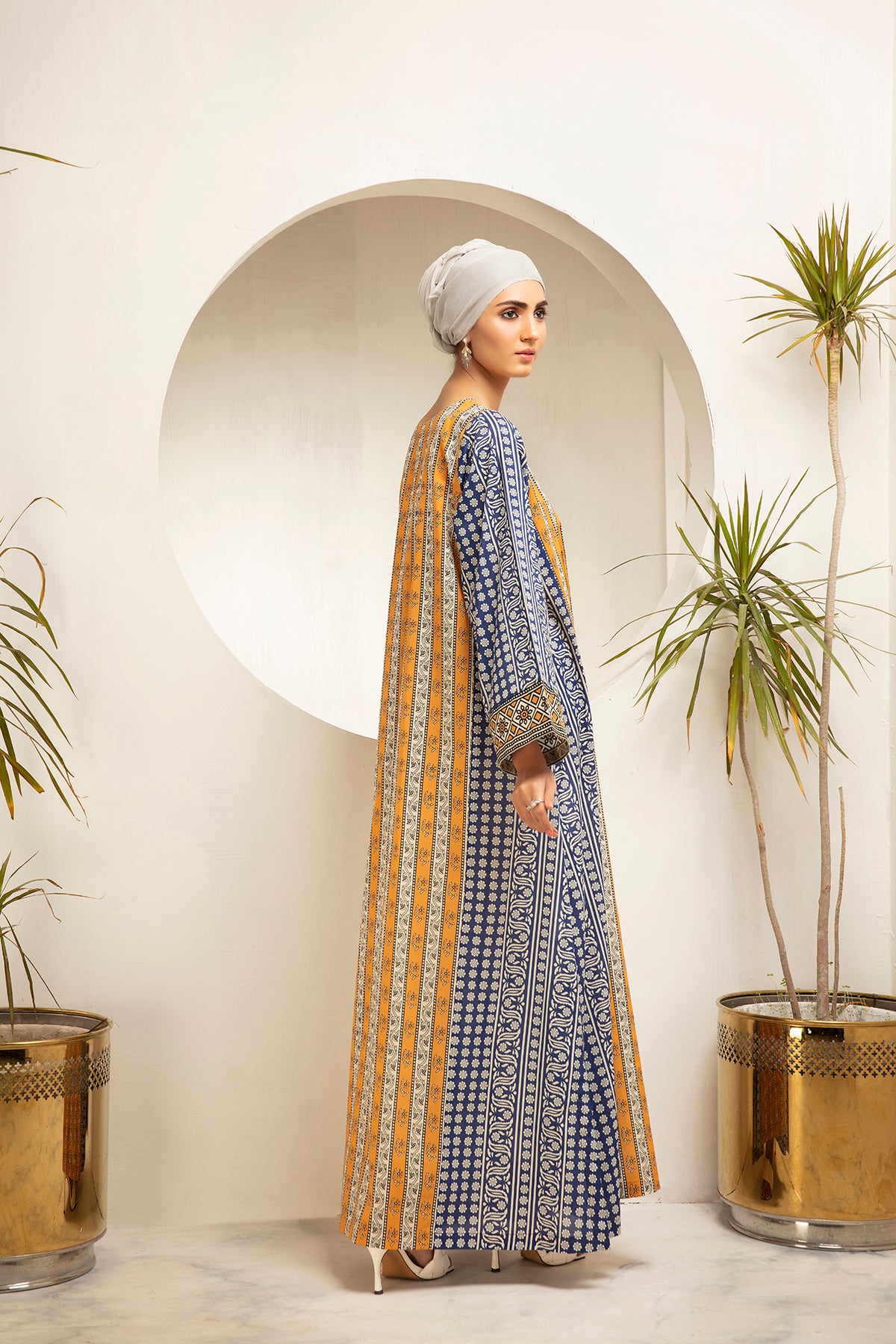 DS21-45-Digital Cambric Embroidered Stitched Fustaan With Mask-1PC