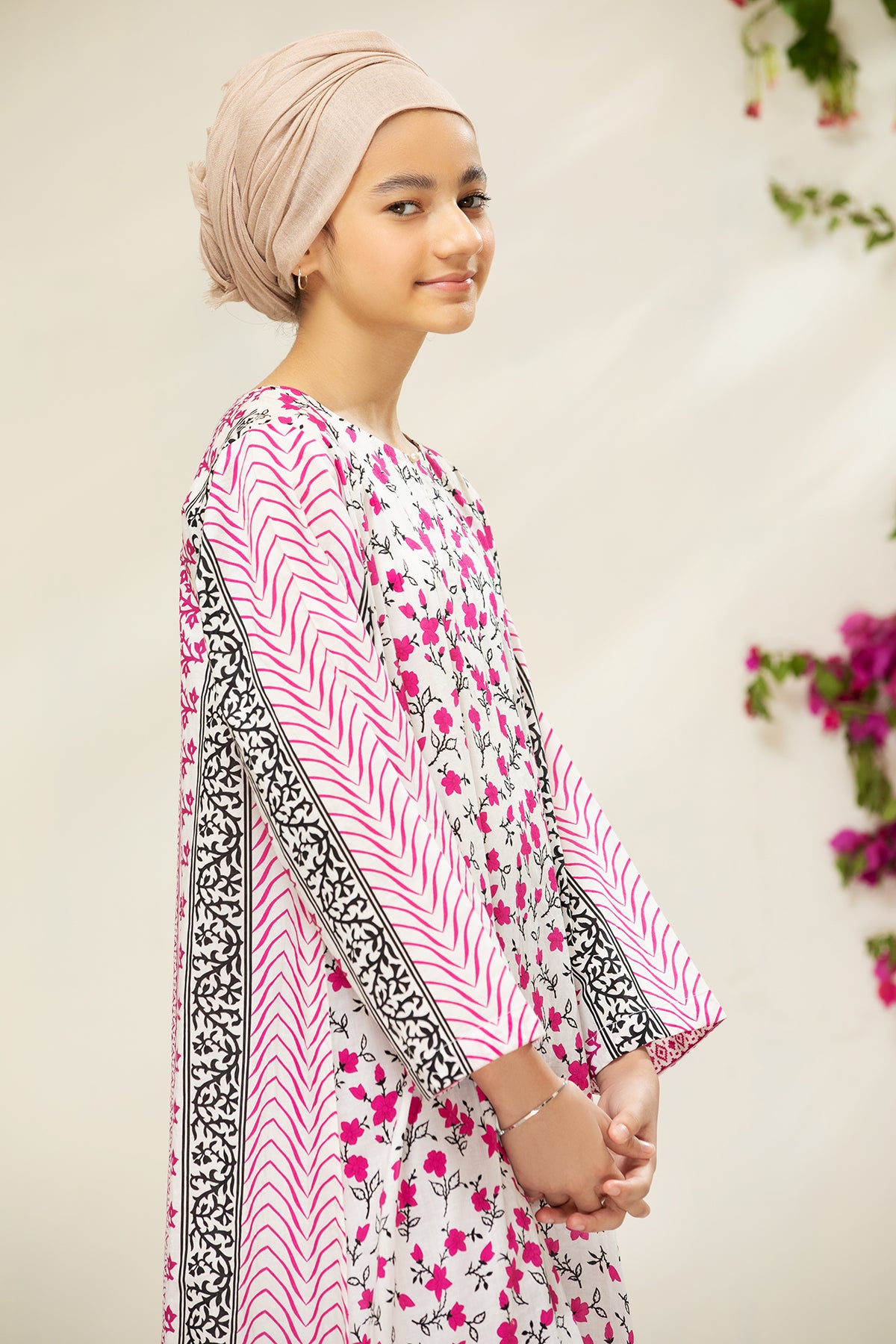 DS21-64/Kids Embroidered Mix & Match Printed Lawn Fustaan