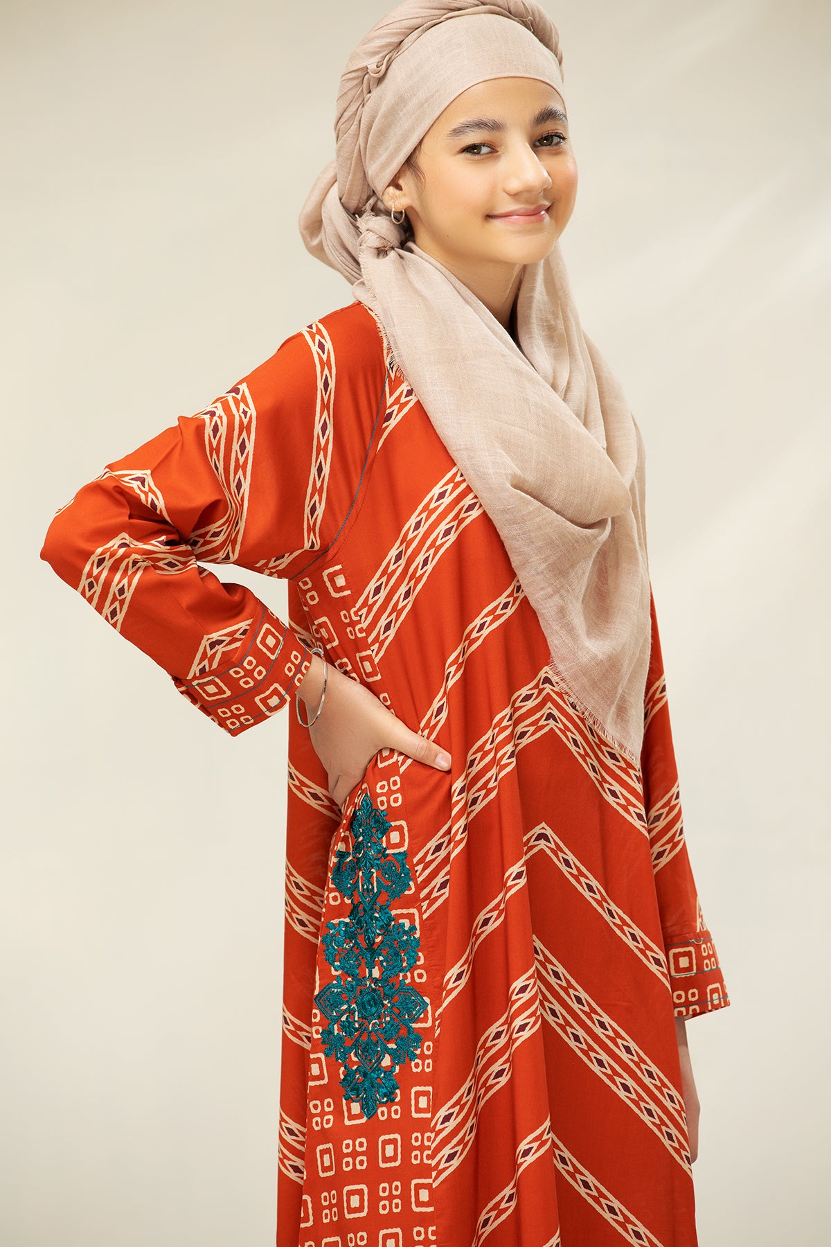 DS21-71-Kids Embroidered Printed Lawn Fustaan