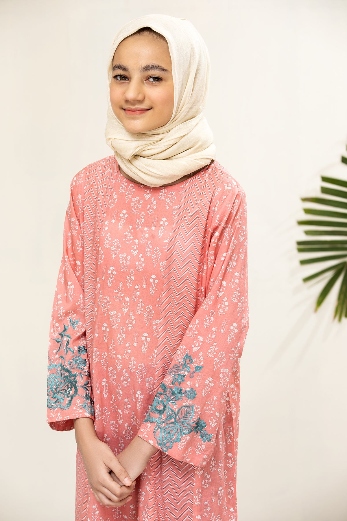 DS21-75/KIDS Embroidered Printed Lawn Fustaan