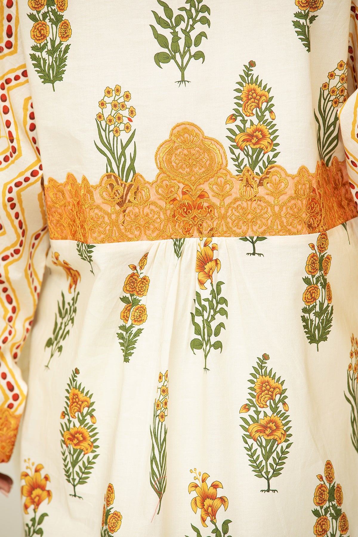 DS21-82 Embroidered Printed Lawn Fustaan