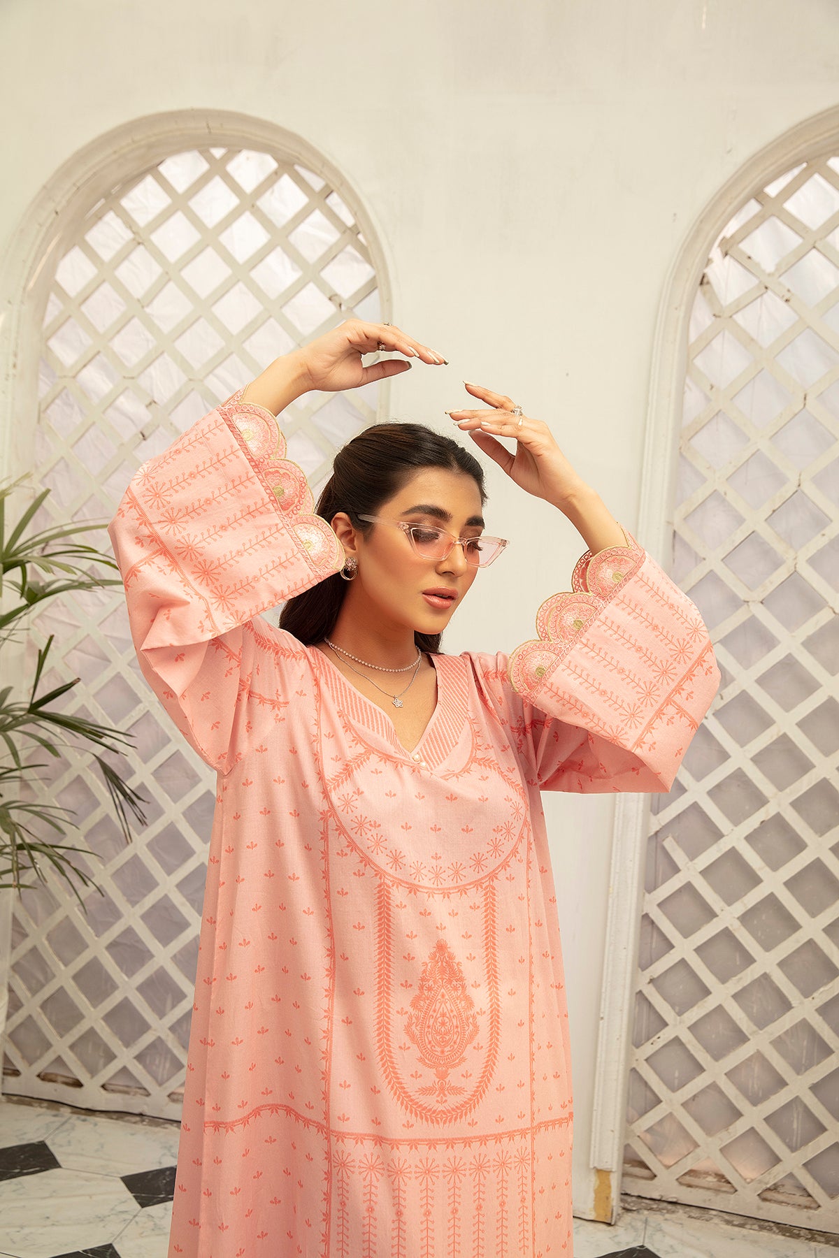 DS22-71-Printed Embroidered Scallop Details Fustaan 1PC