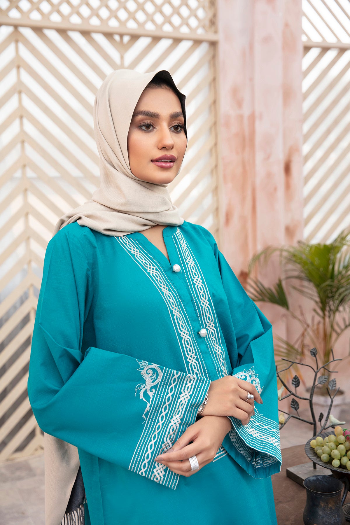 DW21-58-Embroidered Button Detail Fustaan 1PC