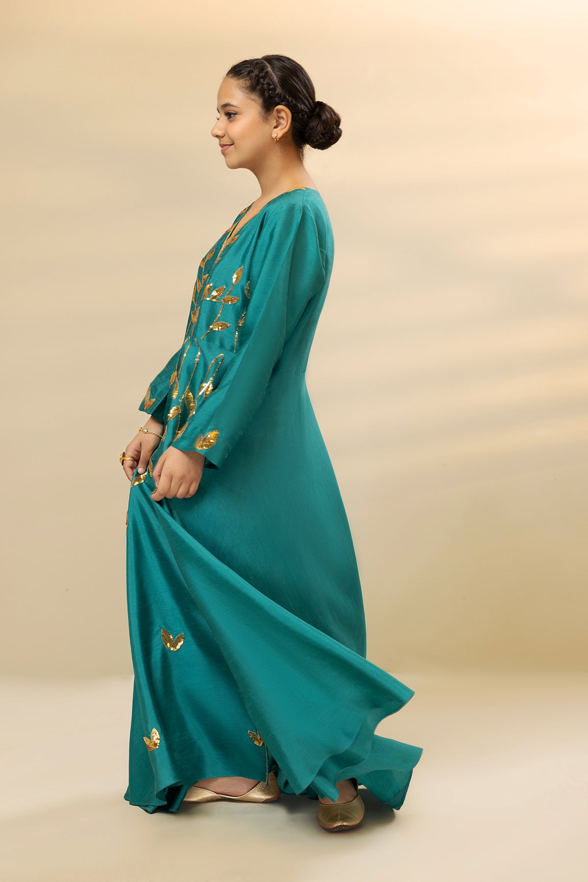 DW22-29-Embroidered Flared Fustaan 1PC