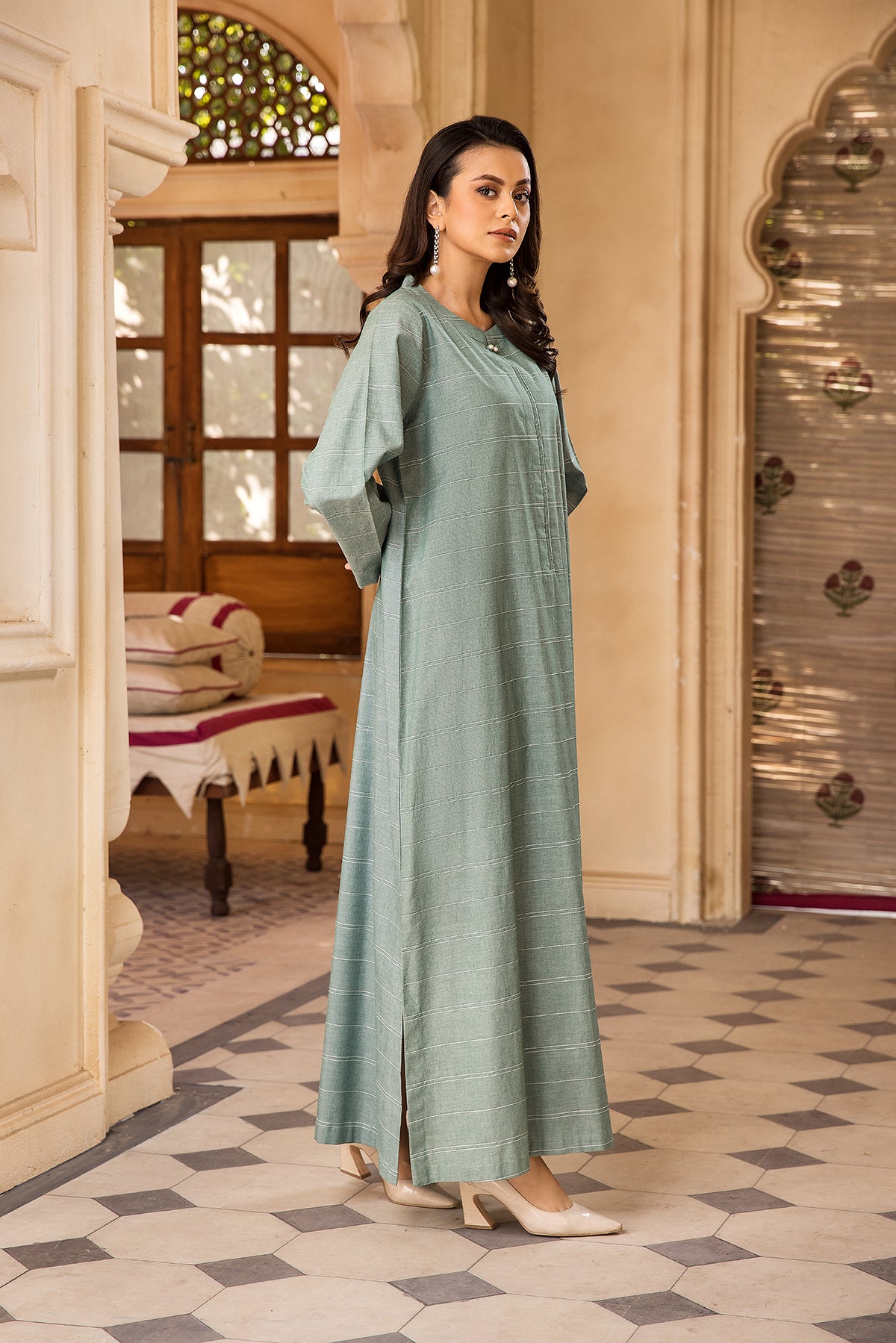 DW22-43-Band Neckline Basic Fustaan 1PC