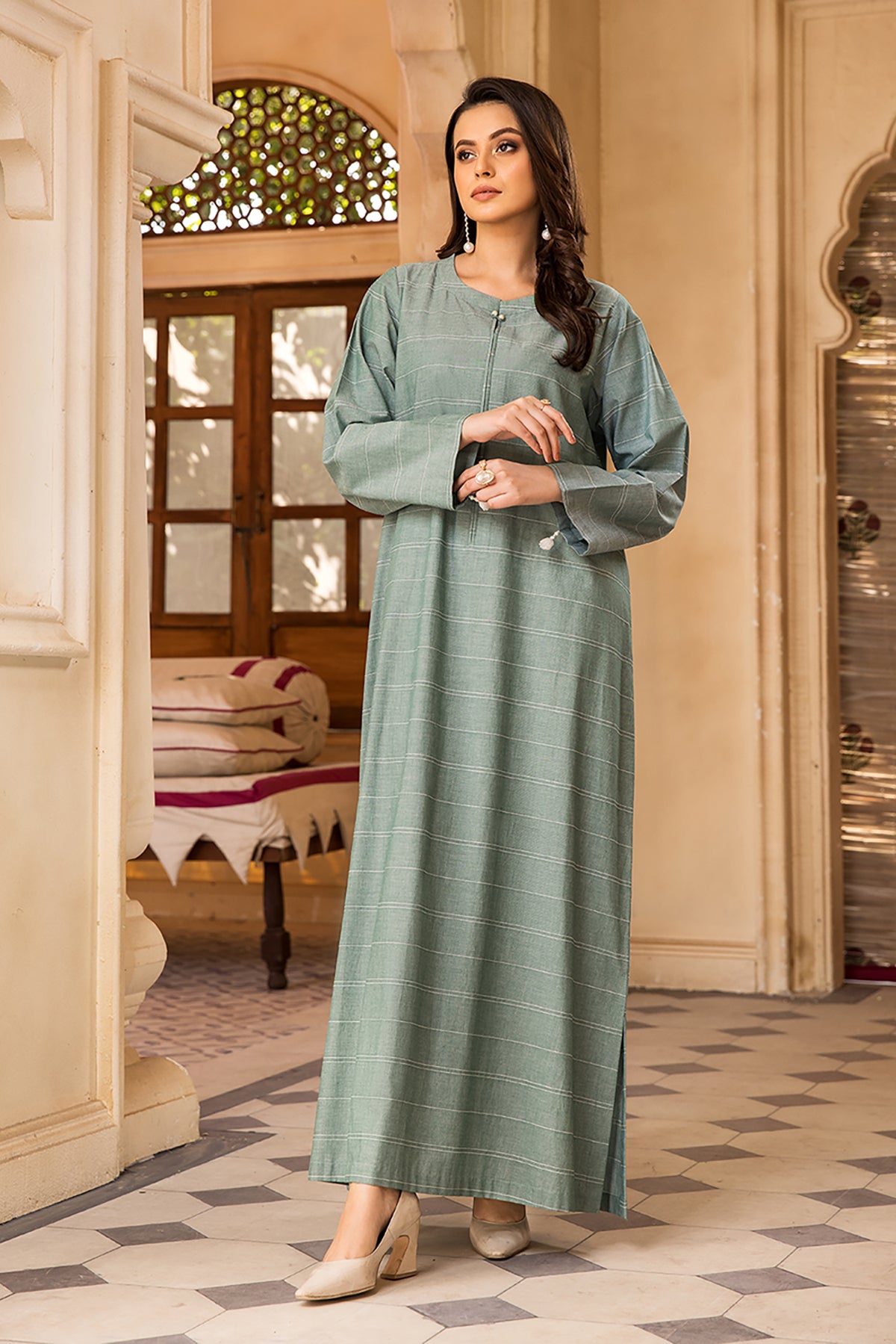 DW22-43-Band Neckline Basic Fustaan 1PC
