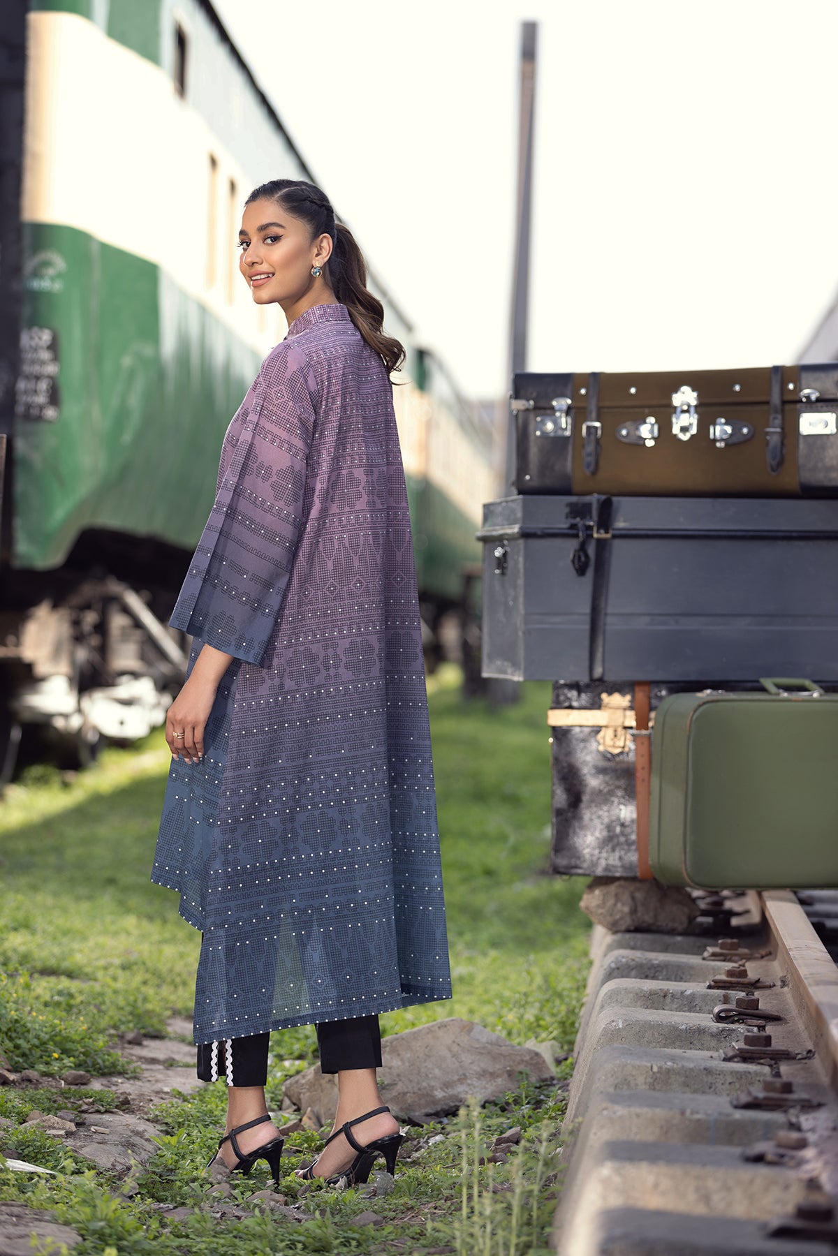 PE22-19-Printed Asymmetric Shirt 1PC