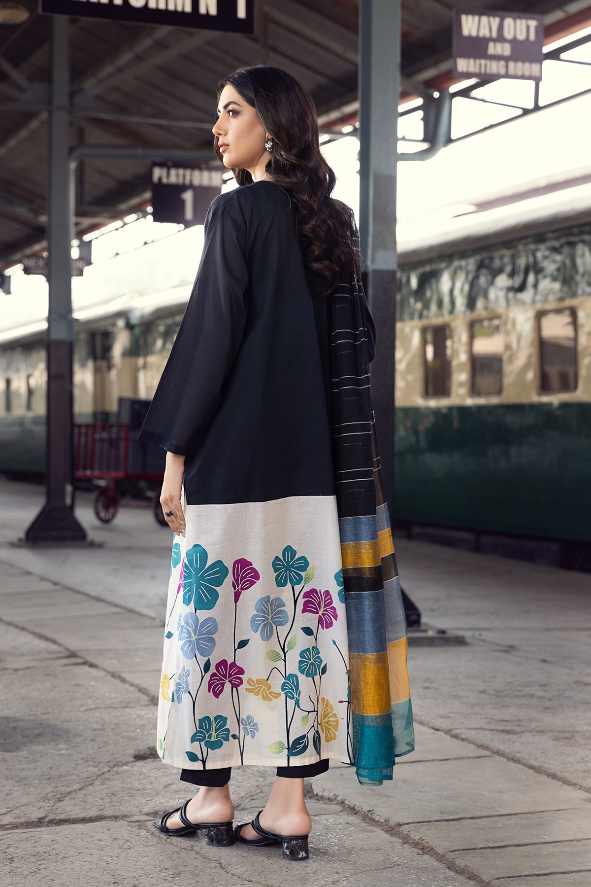 PE22-65-Neck Detailing Printed Shirt With Dupatta 2PC
