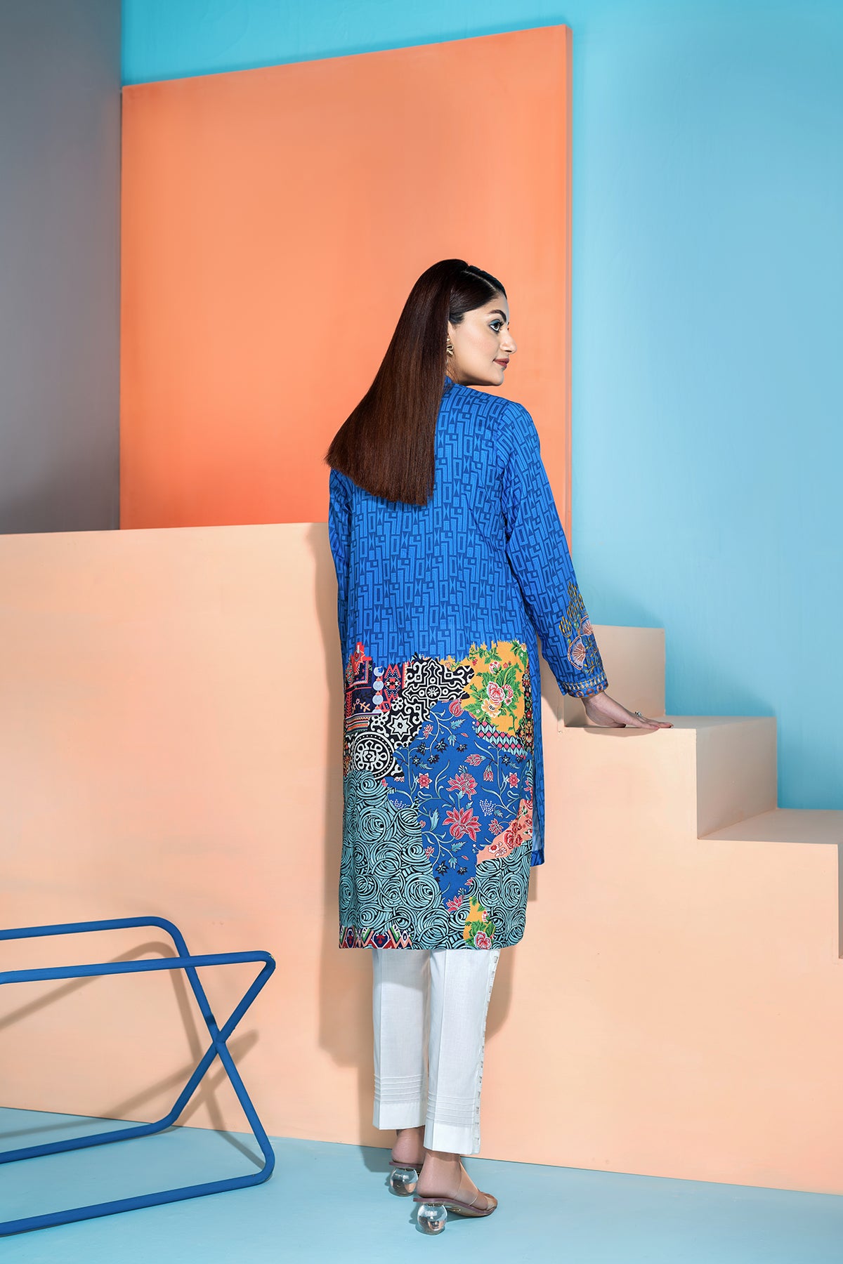 PS20-202-Horizontal Pleat & Embroidery Detailing Basic Shirt-1PC