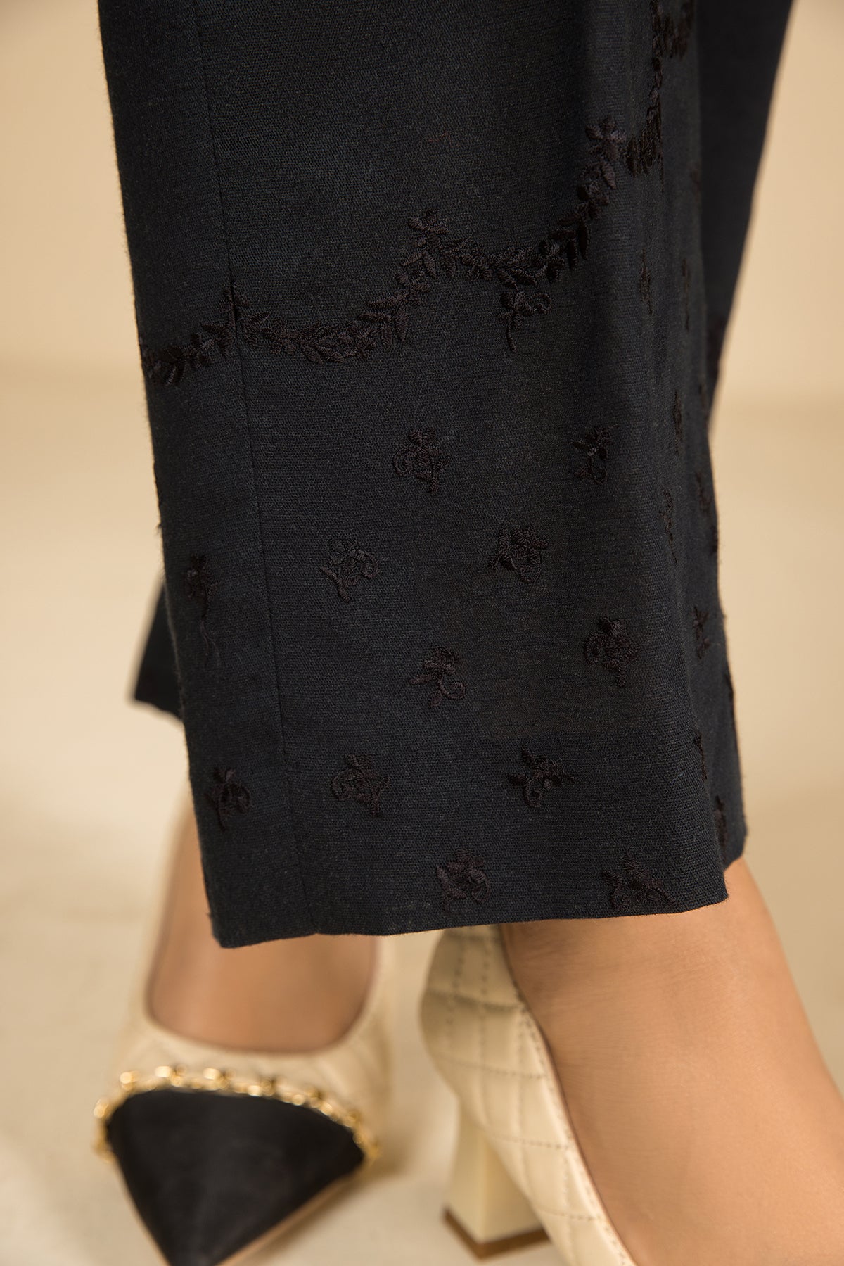 PW22-29-Embroidered Trousers