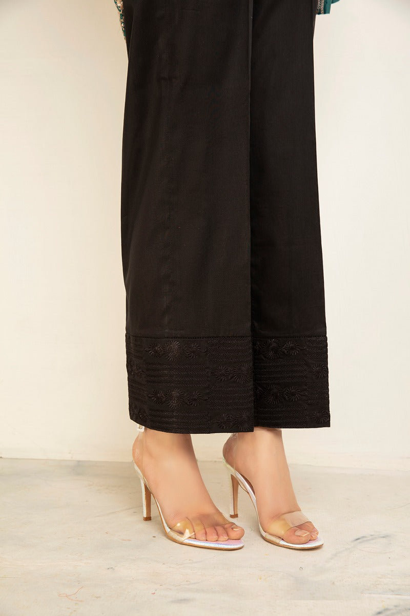 PS20-237-Loose Straight Trouser With Embroidered Hem And Lace Detial