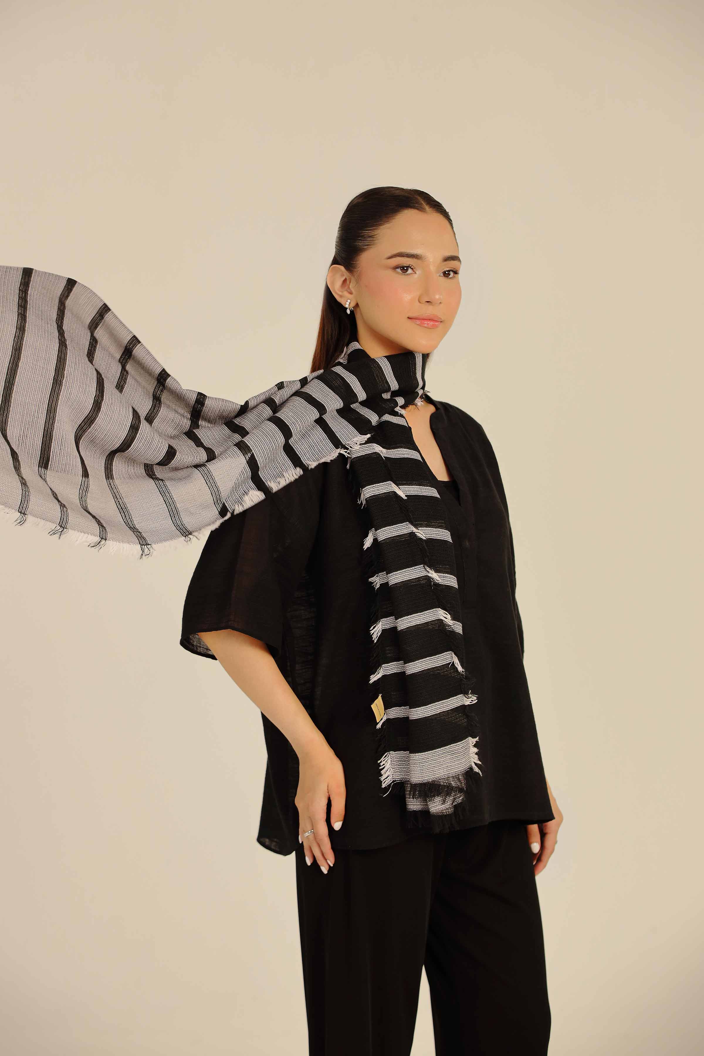 Grey Women Scarf - 442662111