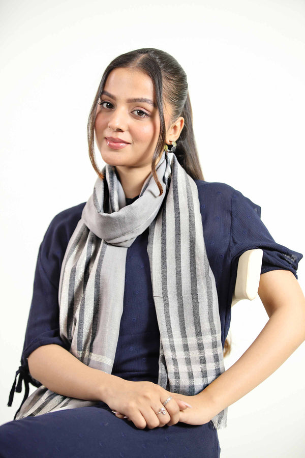 Grey Women Scarf - 442762111