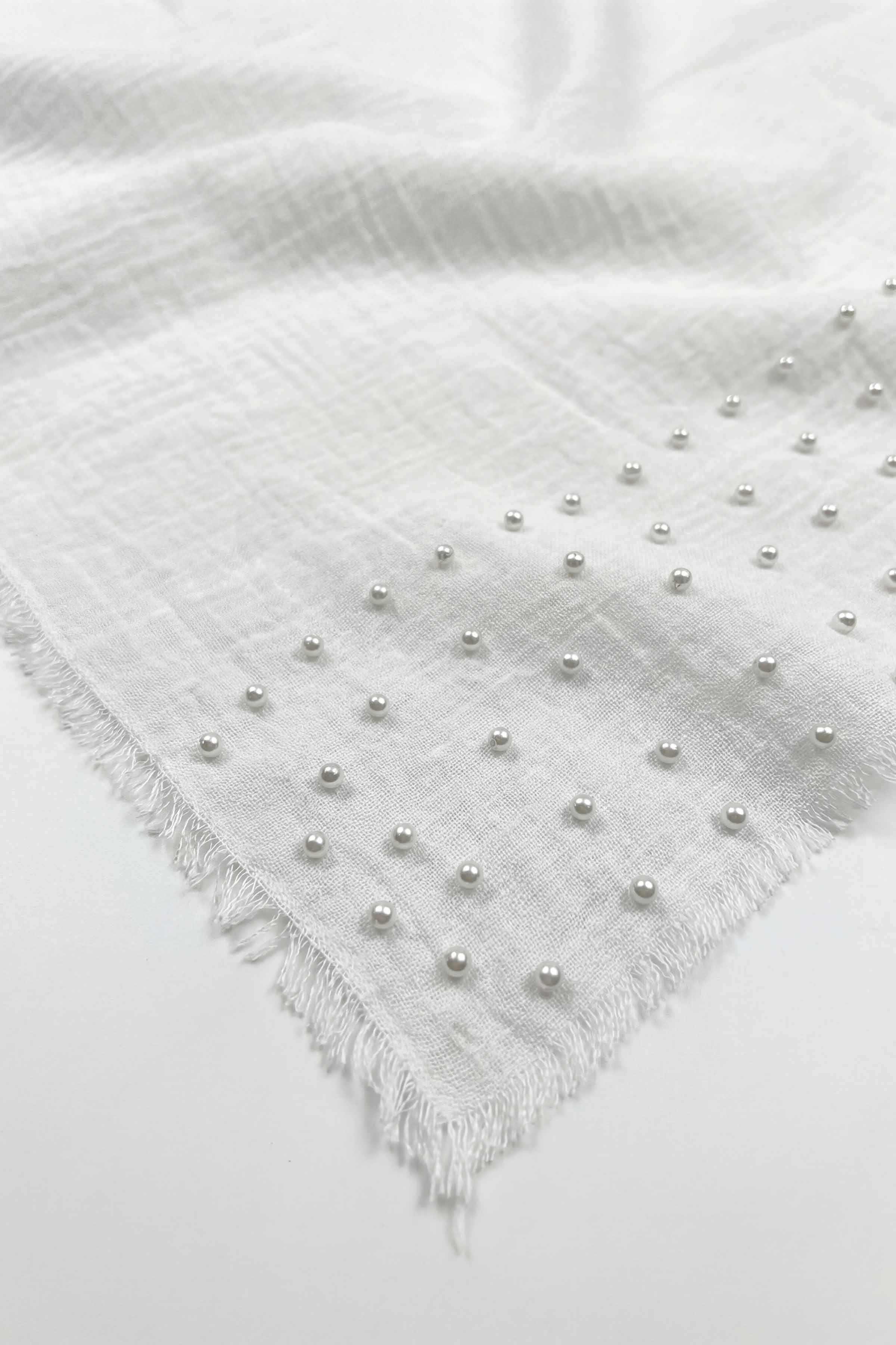 White Women Scarf - 447362112
